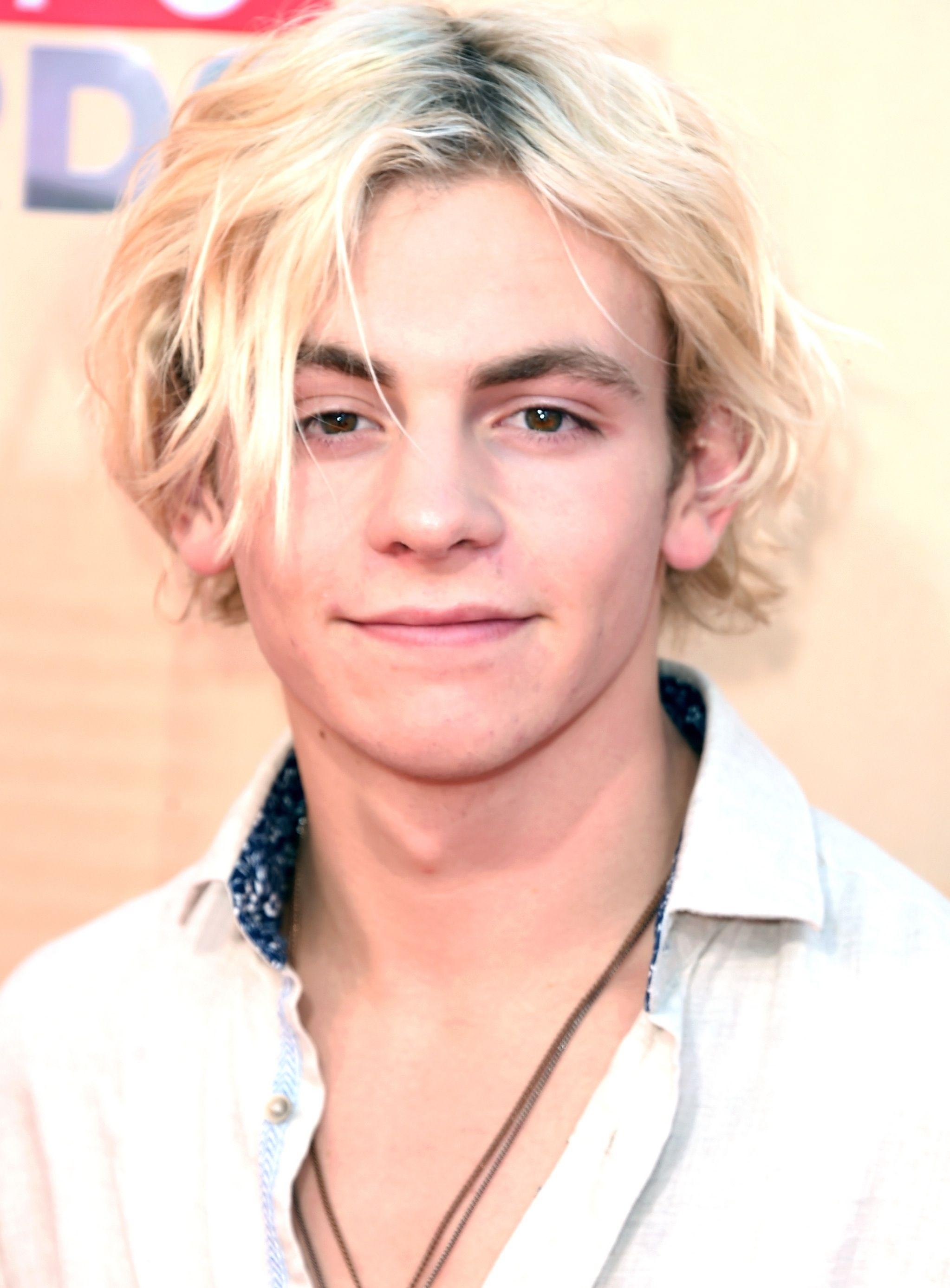 2050x2780 Ross Lynch 2015 Haircut, Phone