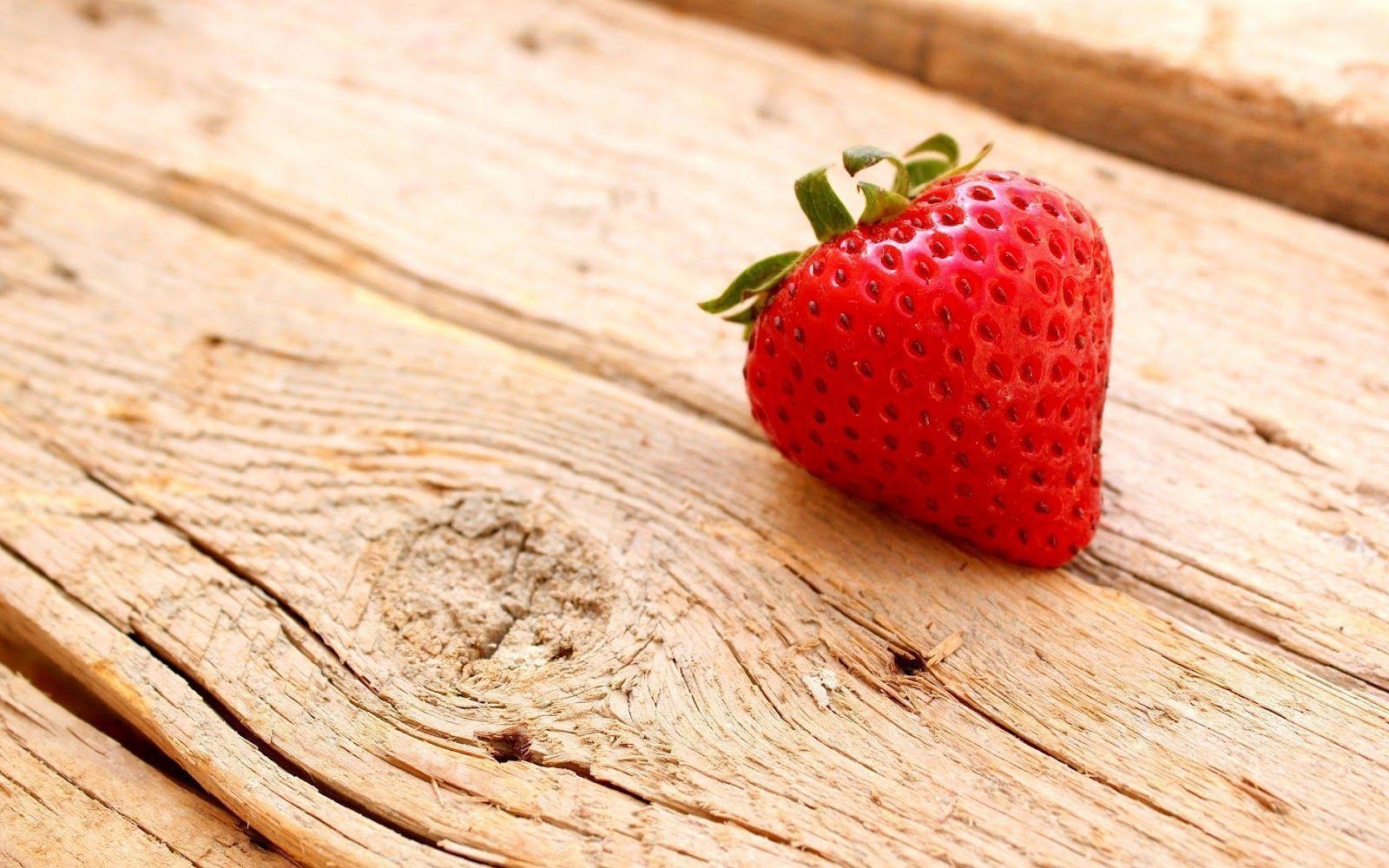 1600x1000 Beautiful Strawberry Wallpaper, Desktop