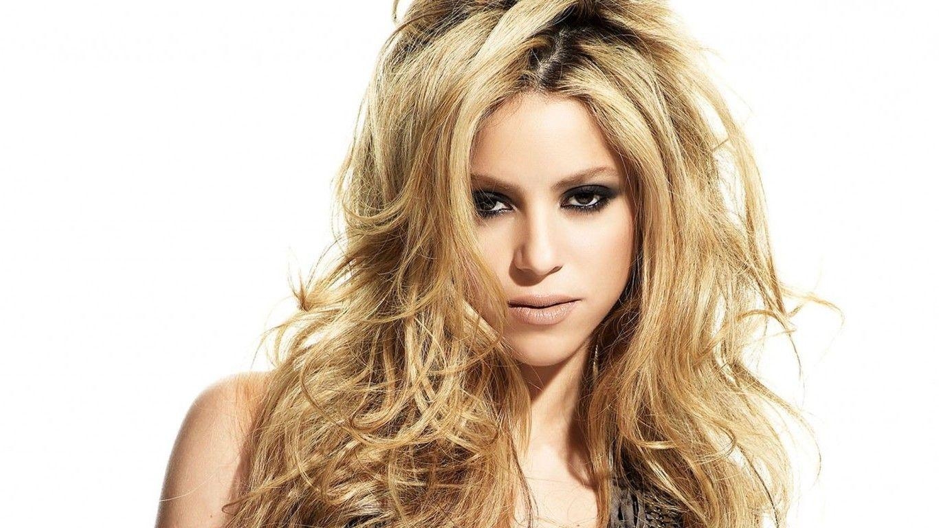 1370x770 Beautiful Shakira HD Wallpaper Free Photo, Desktop