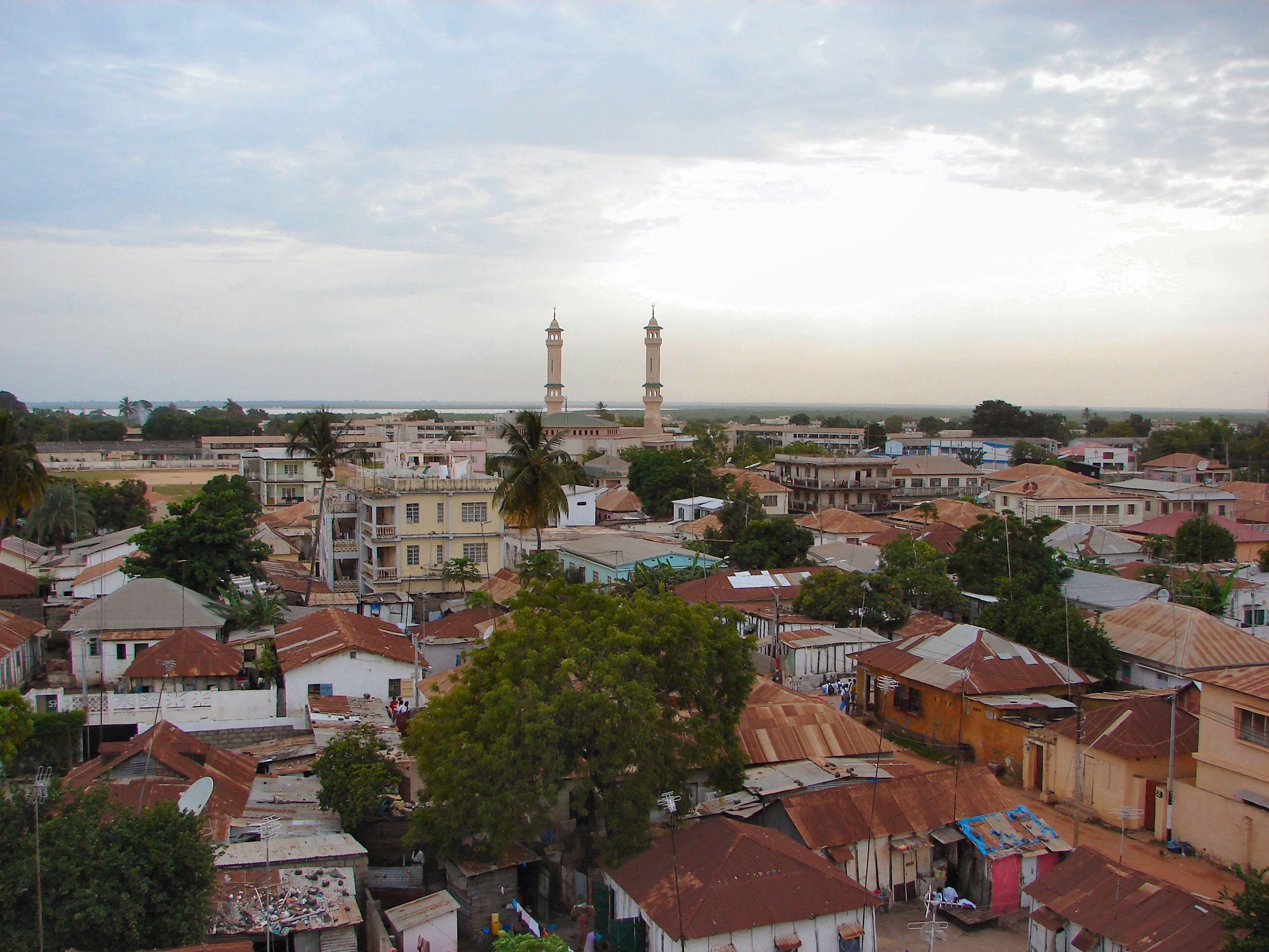 2600x1950 Banjul Fahad Mosque. City Jungle. Photo, Wallpaper, Desktop