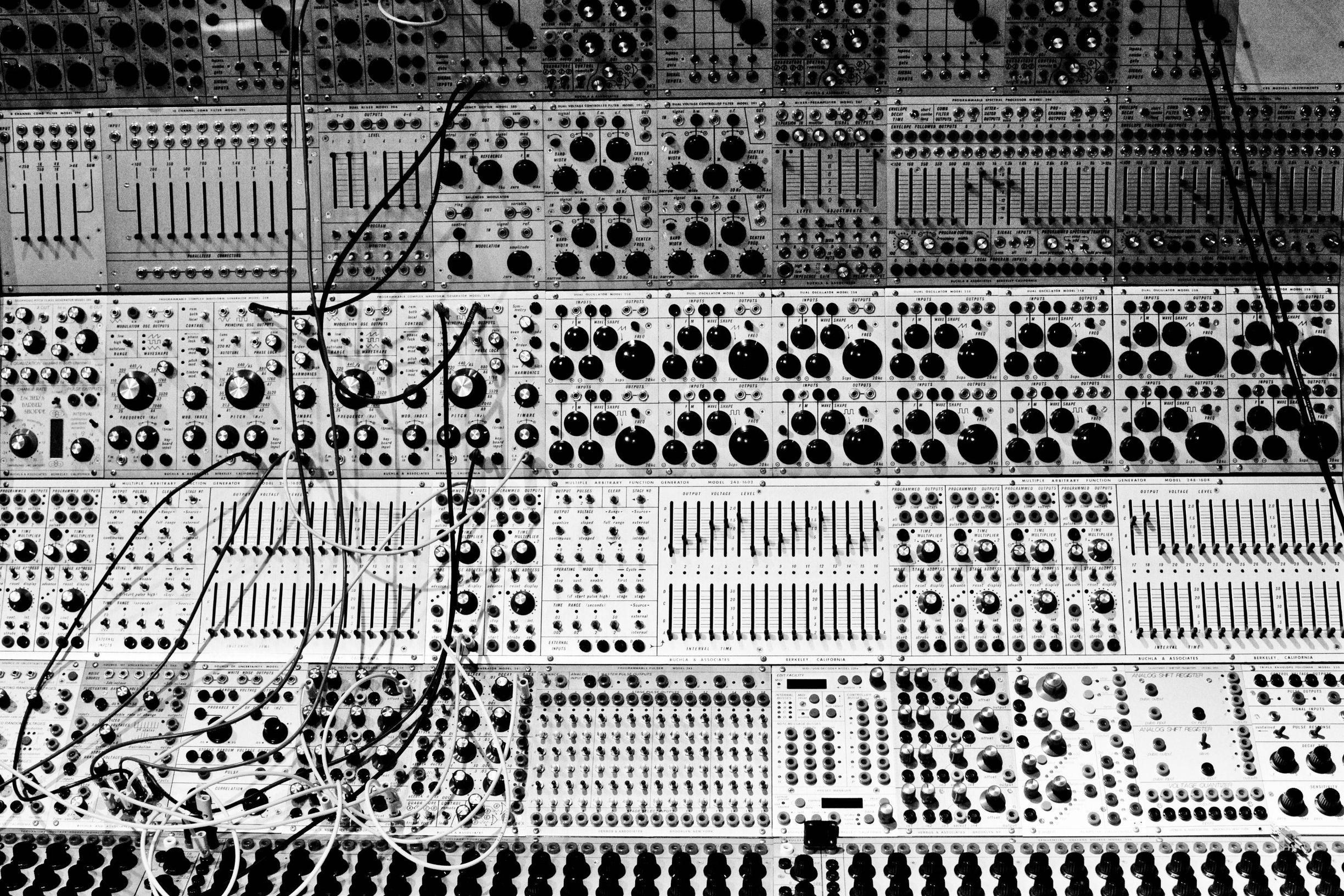 2450x1640 Buchla Modular Synthesizer, Desktop