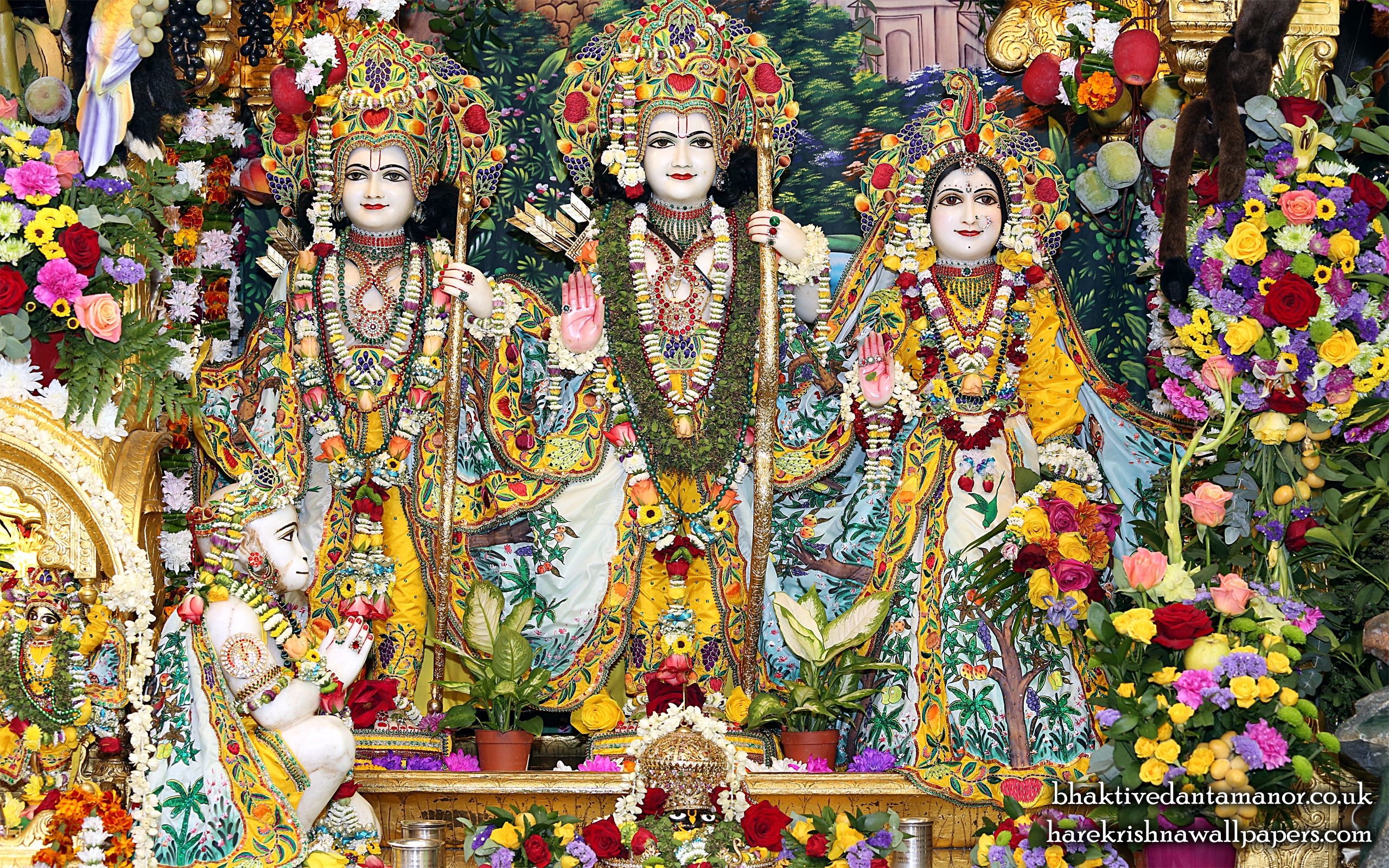 2560x1600 To view Sita Rama Laxman Hanuman Wallpaper of Bhaktivedanta Manor in difference sizes visit. Hanuman wallpaper, Hanuman, Wallpaper, Desktop