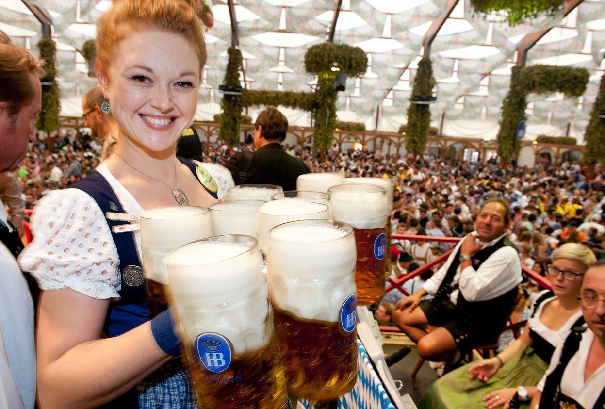 1250x850 To be German: Oktoberfest (Dirndl Edition), Desktop