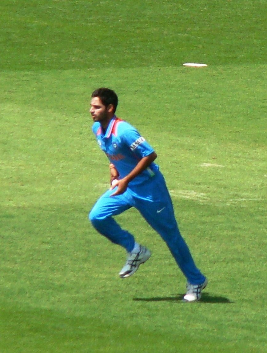 870x1150 Bhuvneshwar Kumar, Phone