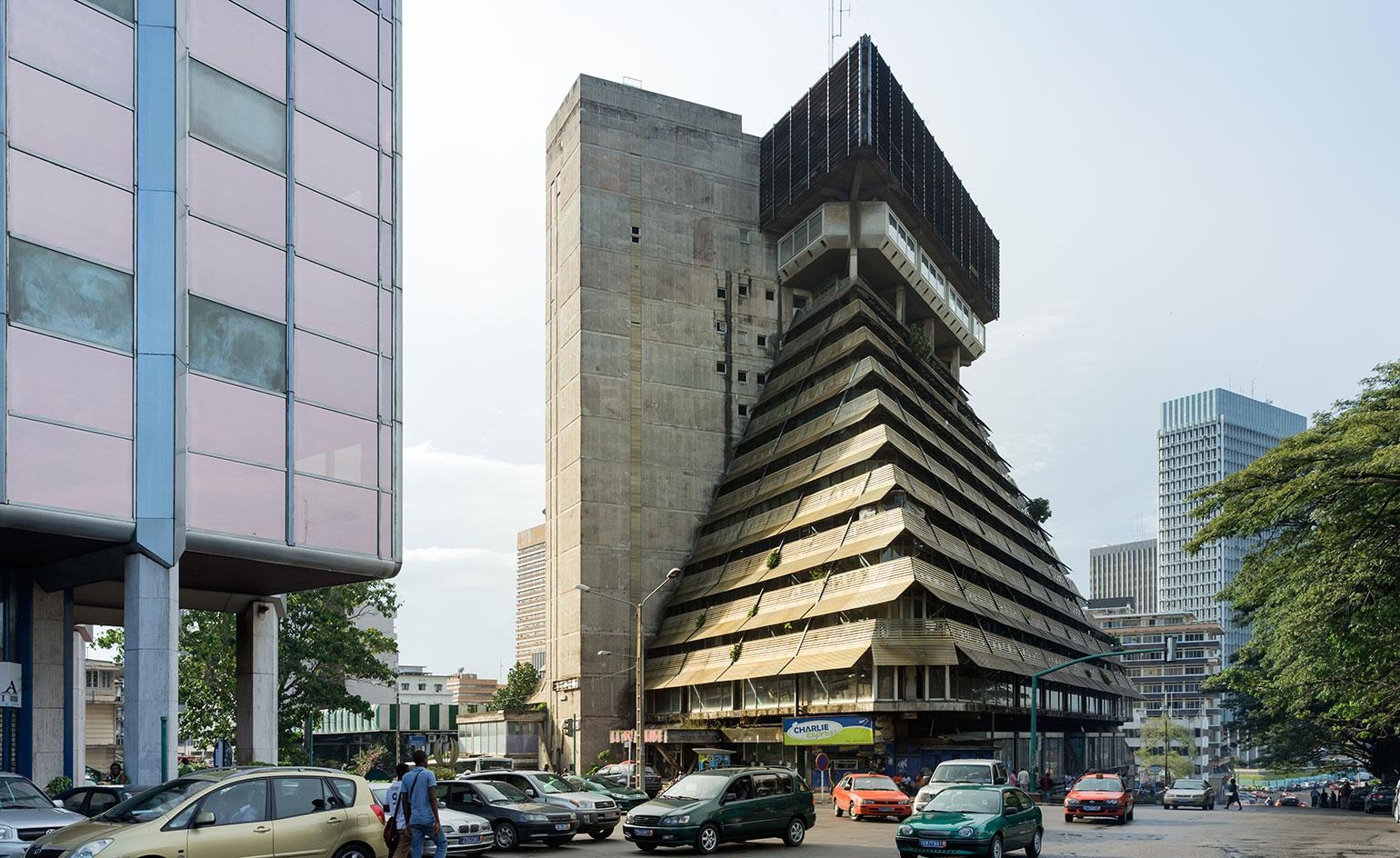 1540x950 La Pyramide, Abidjan, Ivory Coast. Photo, Desktop