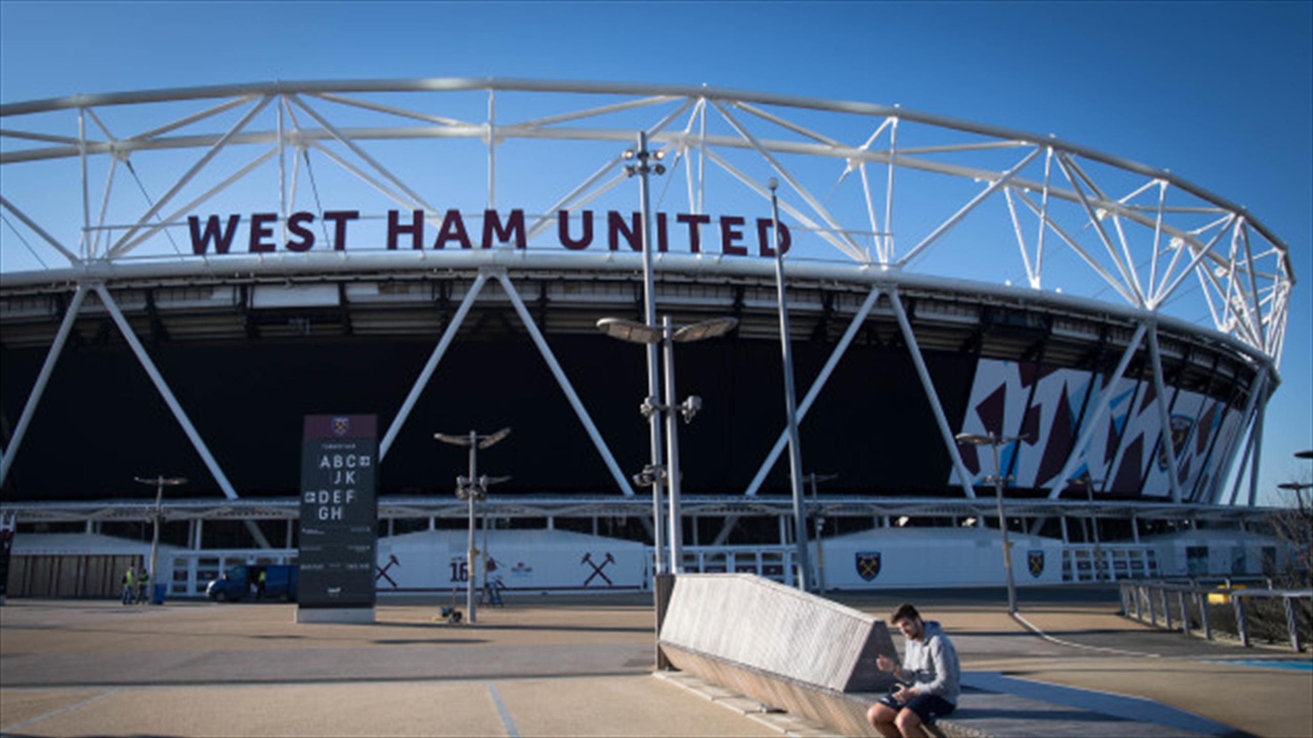 2560x1440 West Ham Freeze Season Ticket Prices For Second Term At London Stadium, Desktop