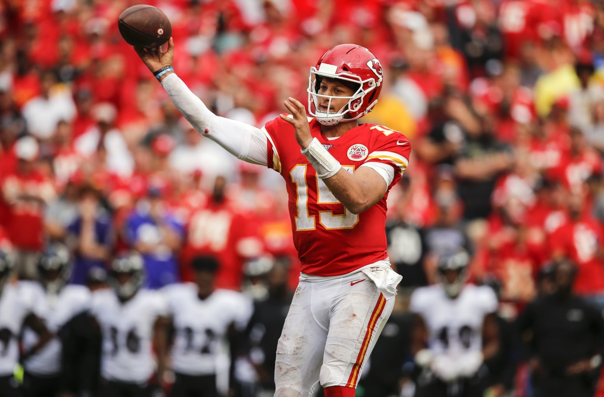 2000x1320 Drawbacks to Chiefs making Patrick Mahomes NFL's richest man, Desktop