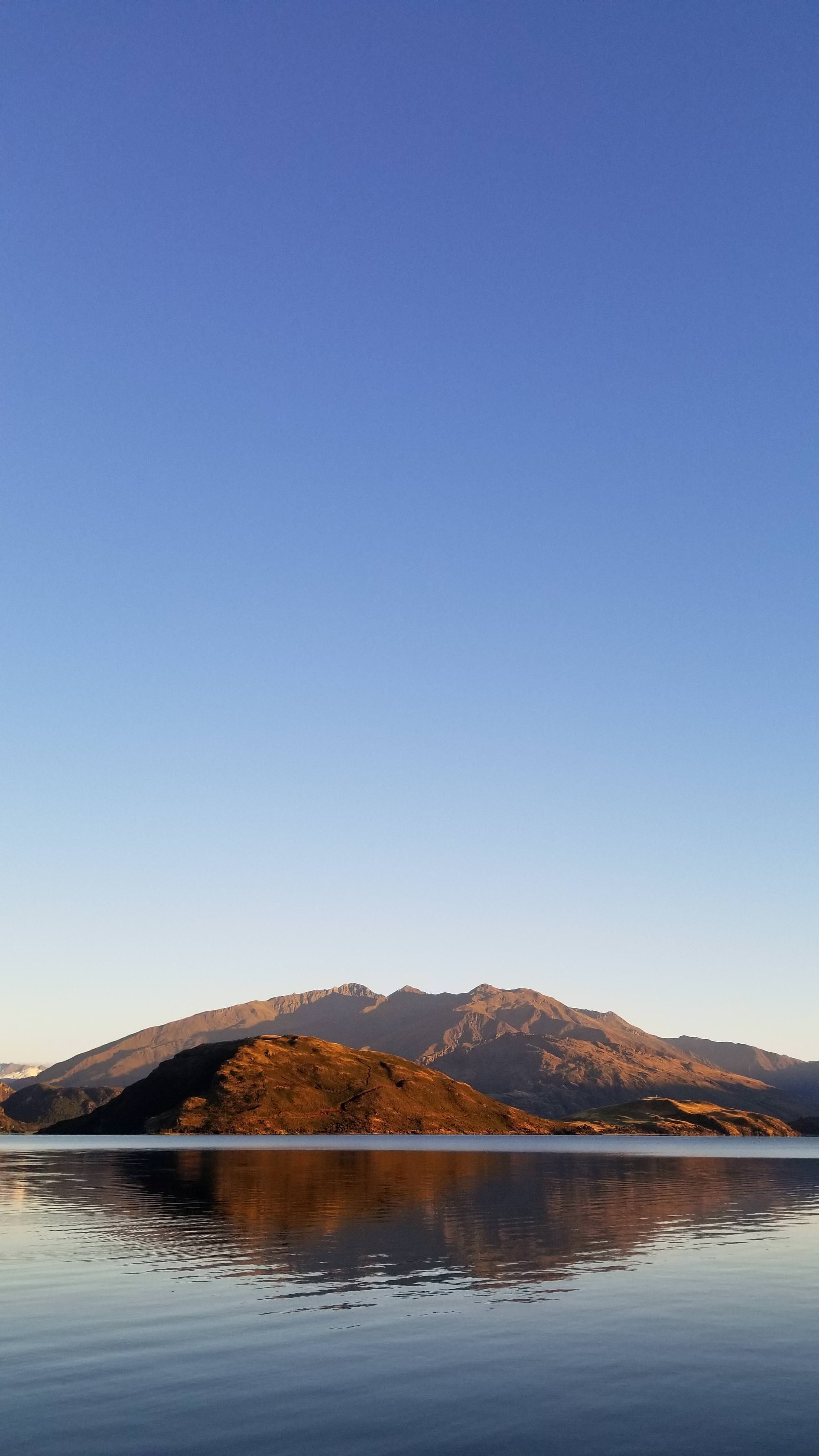 2270x4040 OC] Lake Wanaka New Zealand [2268 x 4032], Phone