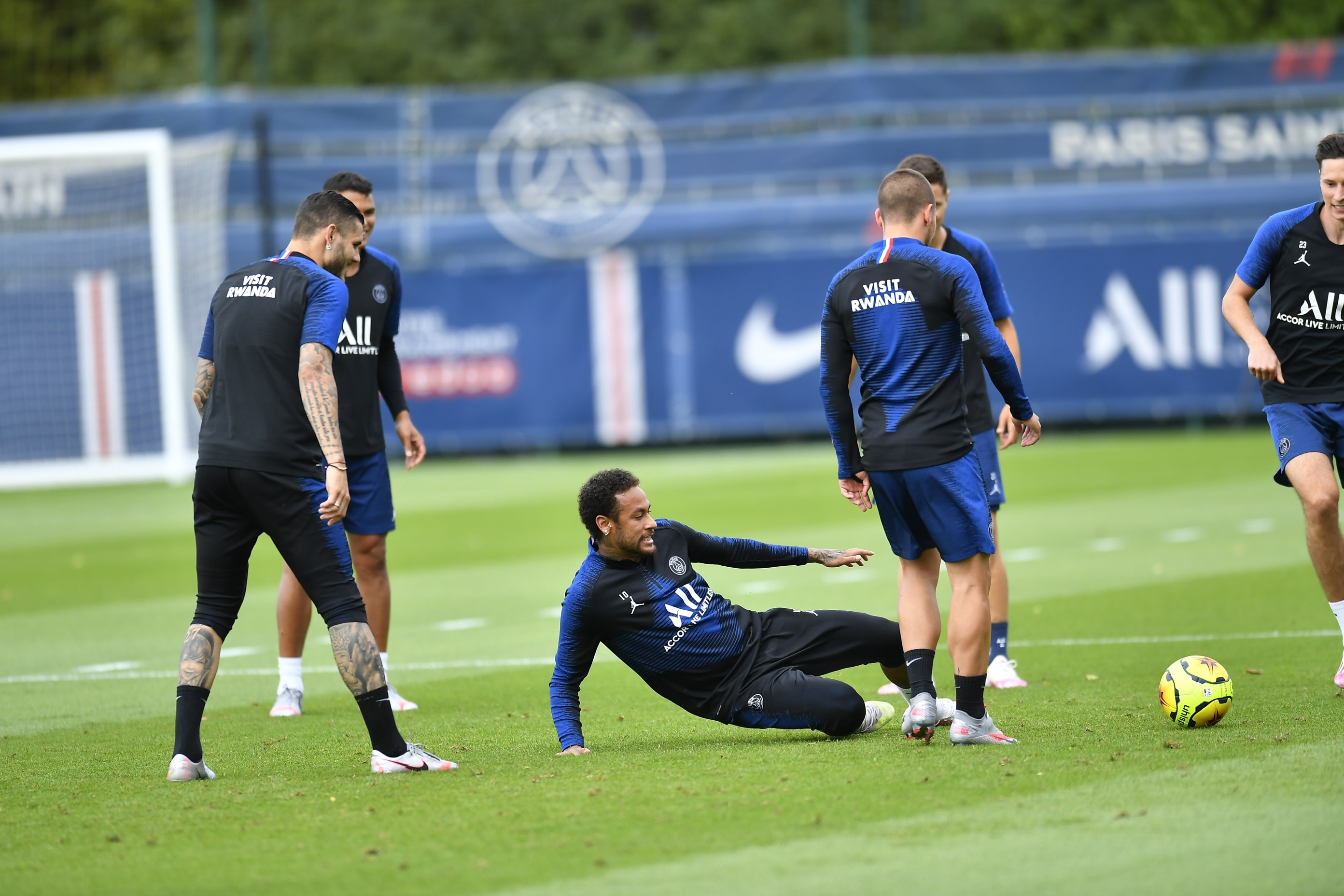 2790x1860 Photos: Check out the latest pics of Neymar Jr training. Neymar Jr, Desktop