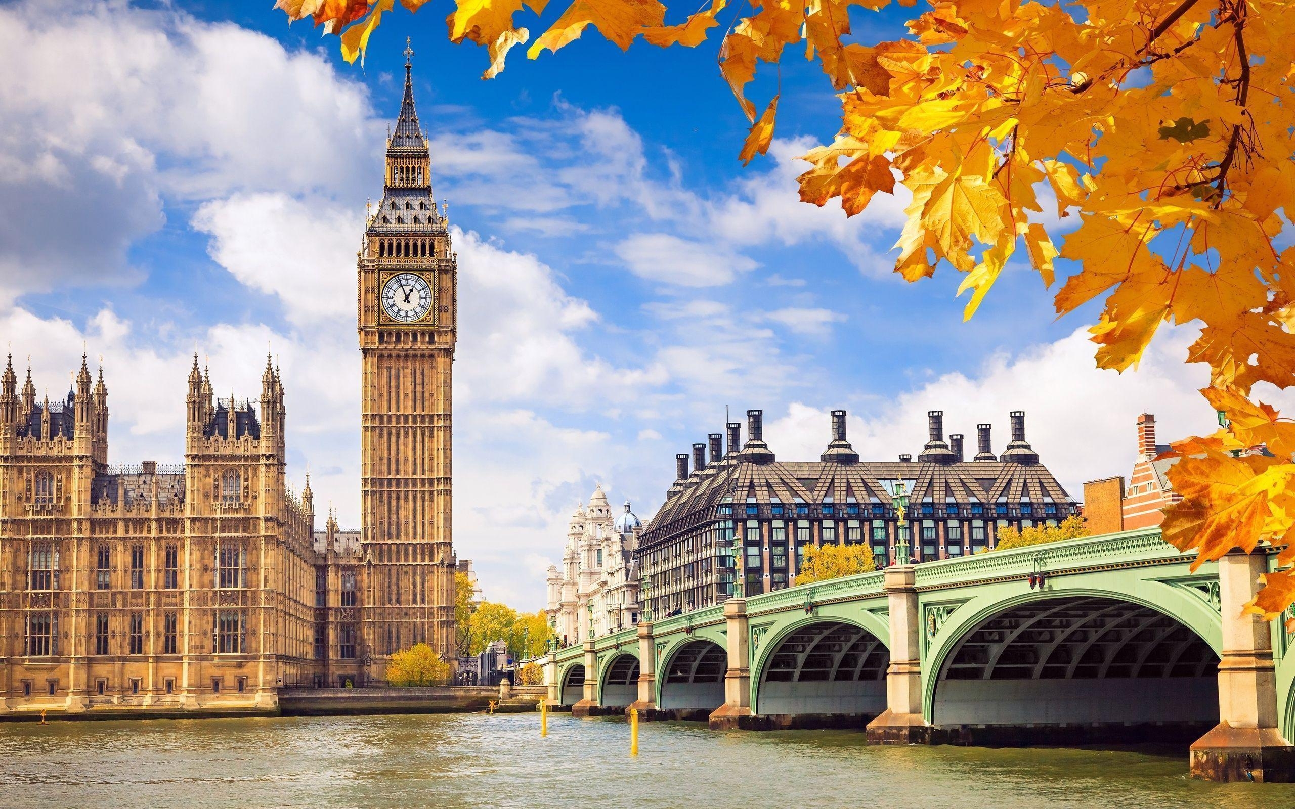 2560x1600 Autumn Wallpaper Great Britain, Desktop