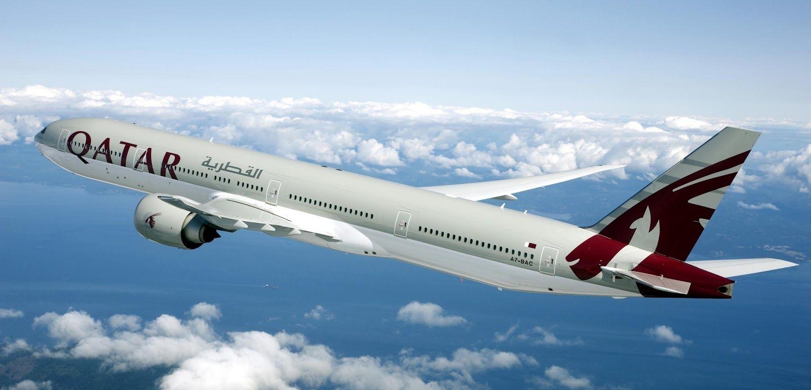 1600x770 Boeing 777 300 Of Qatar Airways Aircraft Wallpaper 2700, Dual Screen
