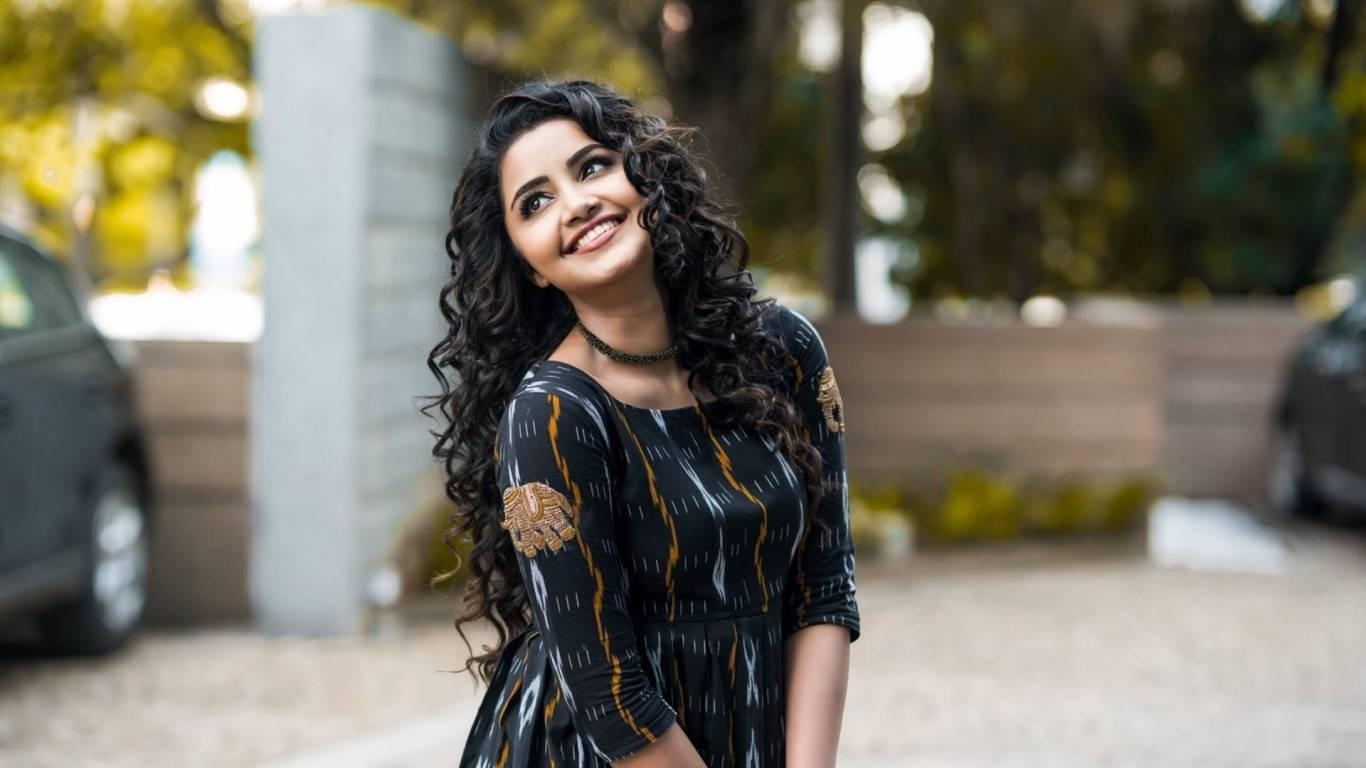 1370x770 Anupama Parameswaran HD Wallpaper. Latest Anupama Parameswaran Wallpaper HD Free Download (1080p to 2K), Desktop