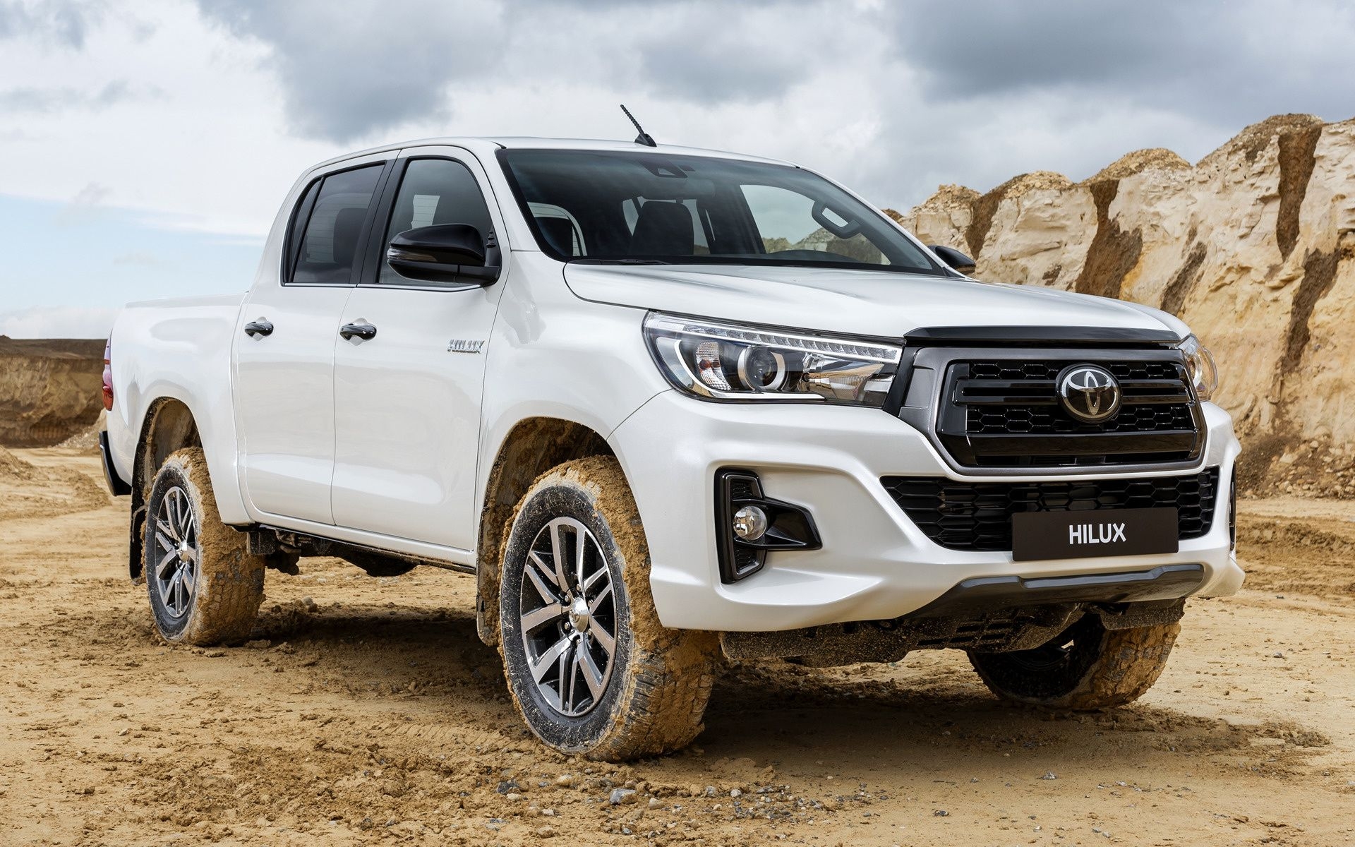 1920x1200 Toyota Hilux 2021 Model, Desktop