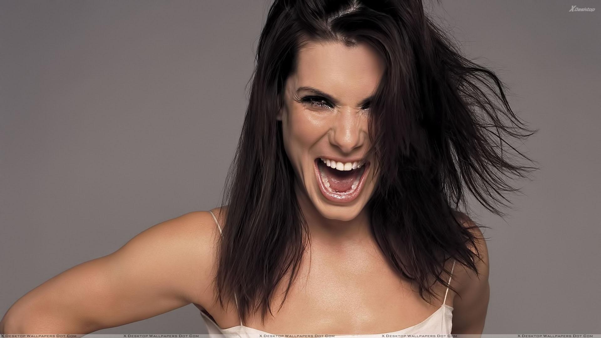 1920x1080 Sandra Bullock Laughing And Grey Background Wallpaper, Desktop