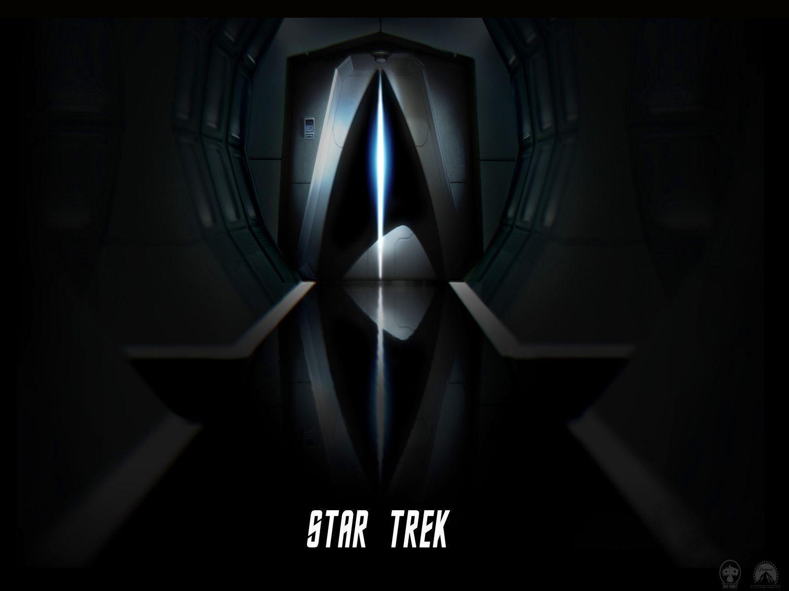 1600x1200 Star Trek Insignia Corridor, free Star Trek computer desktop wallpaper, Desktop