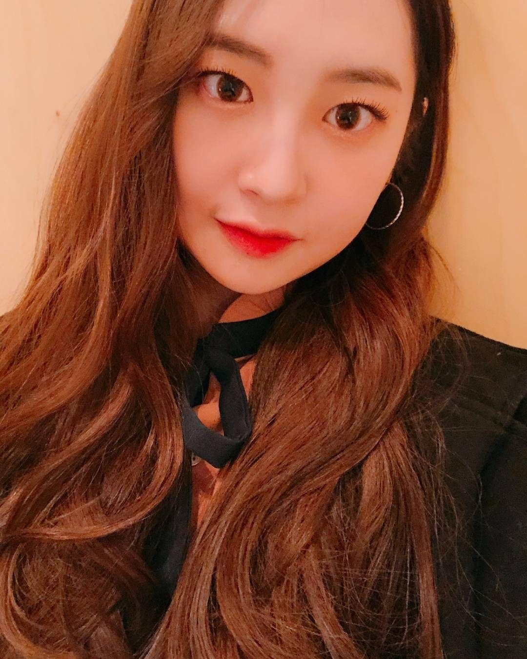 1080x1350 MOMOLAND #Taeha. Idol Selfie/ Selca, Phone