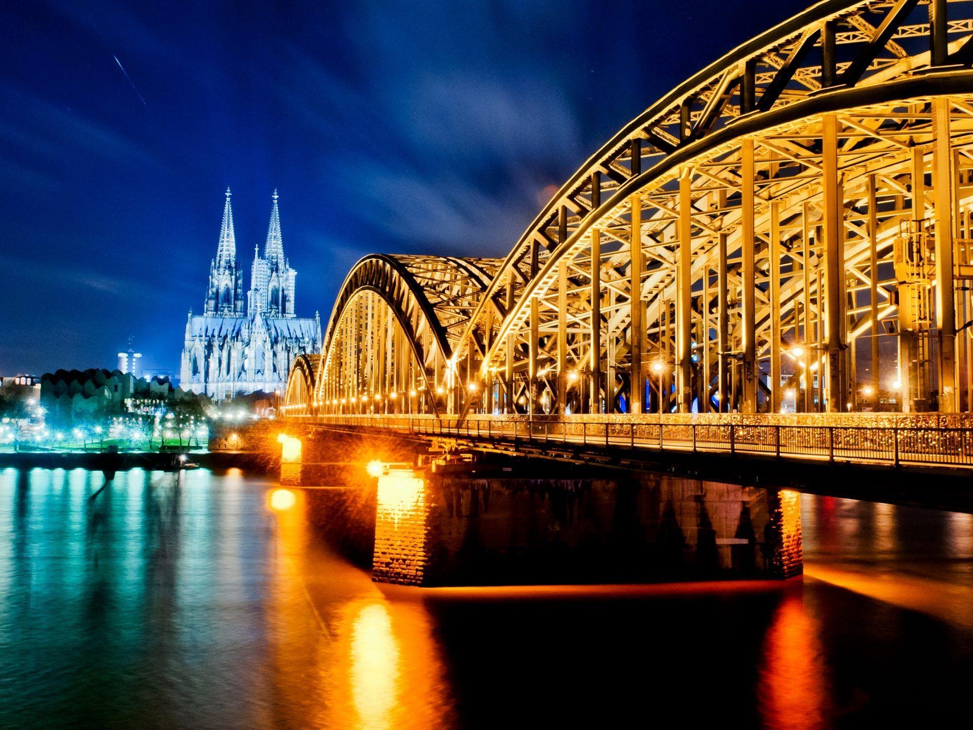 1920x1440 Cologne Cathedral and Hohenzollern Bridge Germany wallpaper 52, Desktop