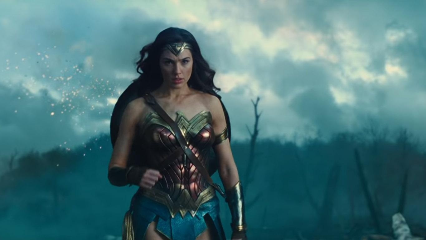1370x770 Wonder Woman's Golden New Costume, Desktop