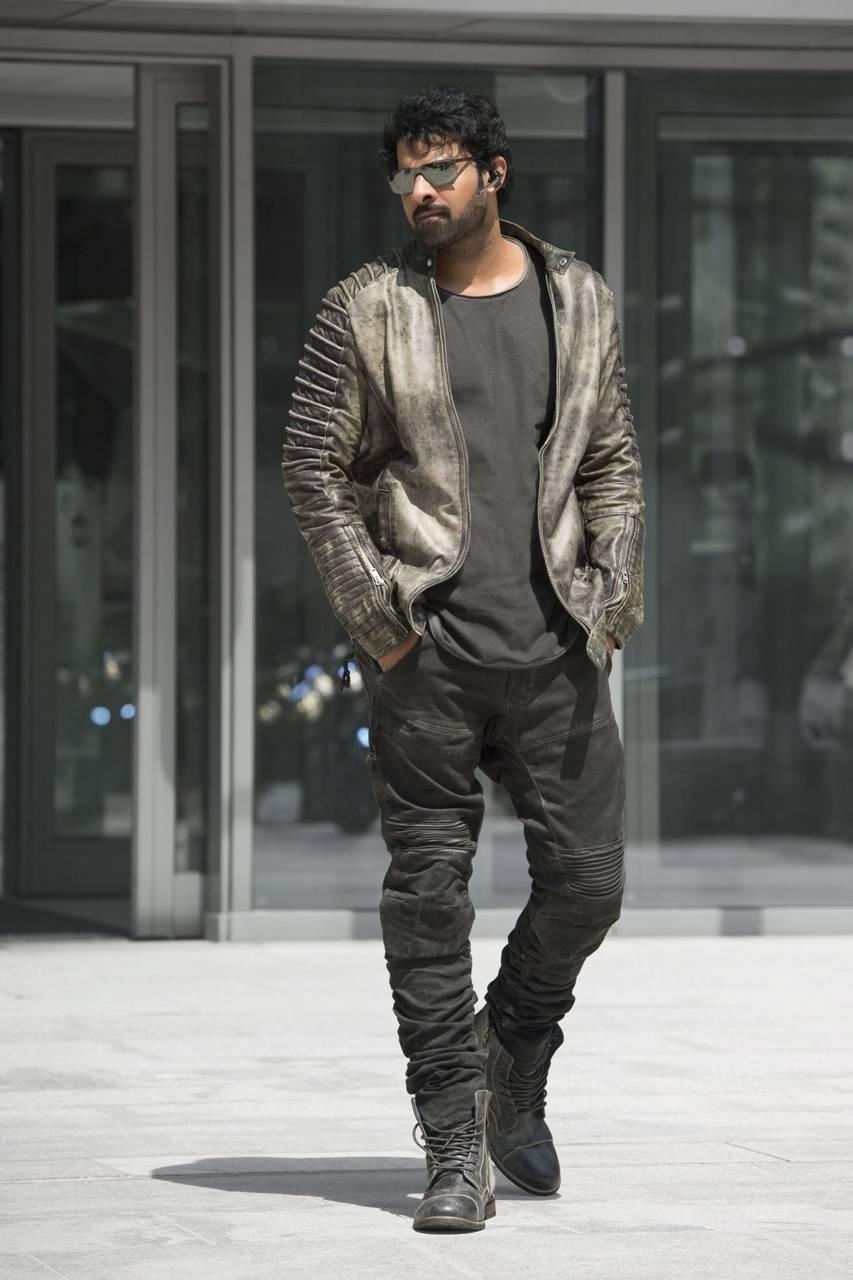 860x1280 prabhas saaho Wallpaper, Phone