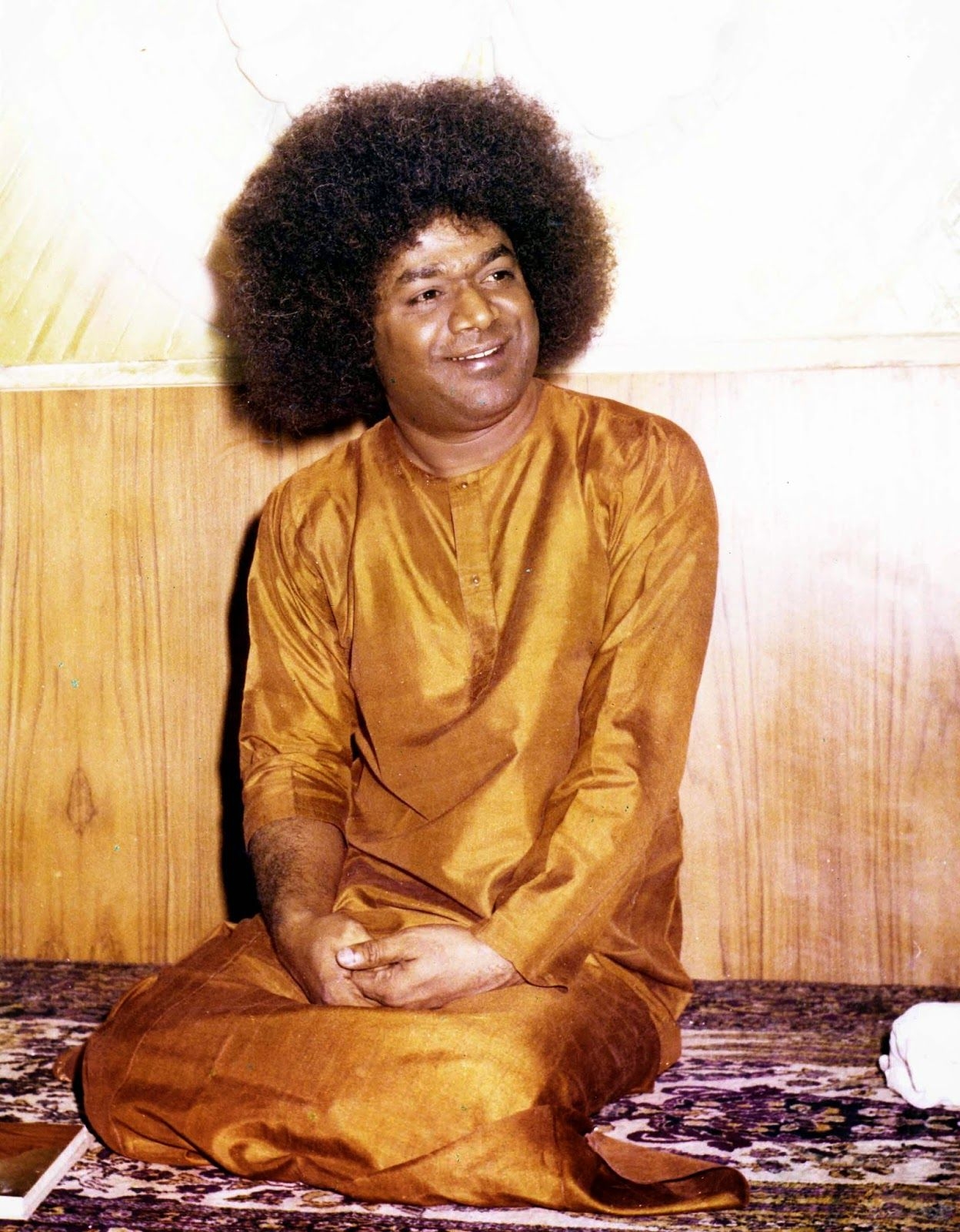 1250x1600 Sathya Sai with Students: The Message of Sri Sathya Sai Baba: In His Words, Phone