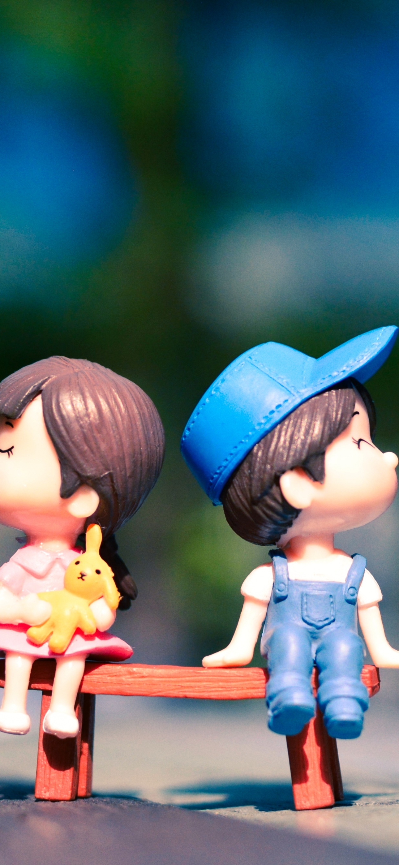 1290x2800 Cute couple Wallpaper 4K, Adorable, Bench, Bokeh, Cute pair, Phone