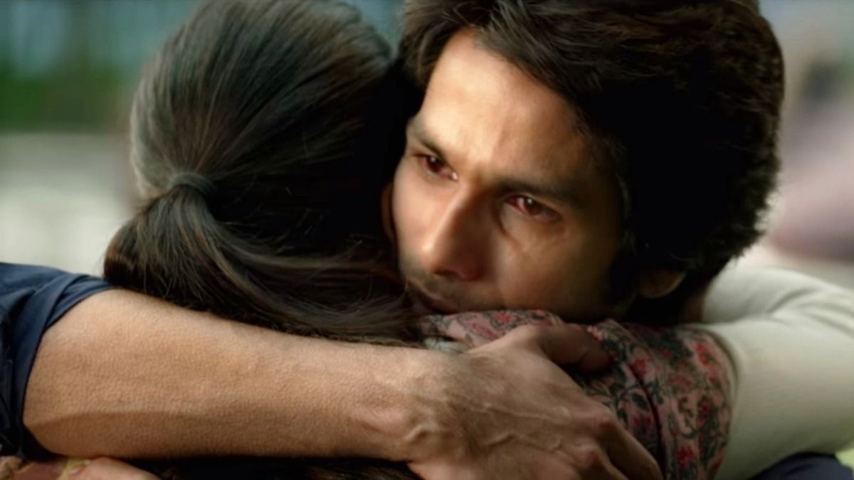 1200x680 Fan spots goosebumps on Kabir Singh's arm in an emotional scene. Shahid Kapoor is amazed, Desktop