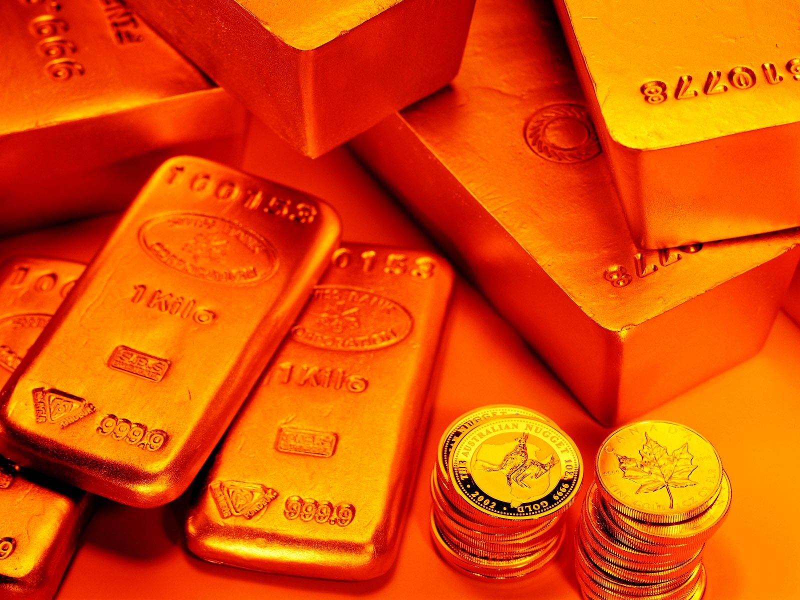 1600x1200 Central Wallpaper: Gold Bars and Coins HD Wallpaper, Desktop