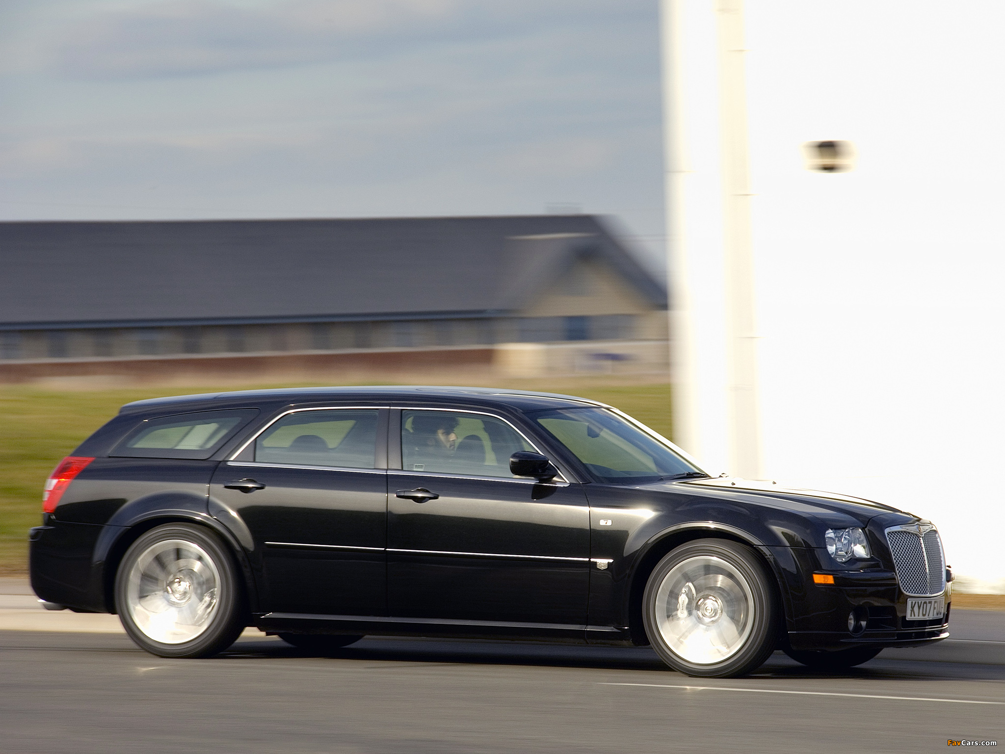 2050x1540 Chrysler 300C SRT8 Touring UK Spec LE, Desktop