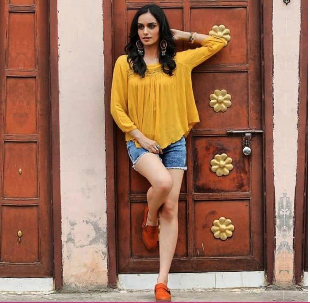 1030x1000 Manushi Chhillar Biography, Height, Instagram, Figure, Miss World, Desktop