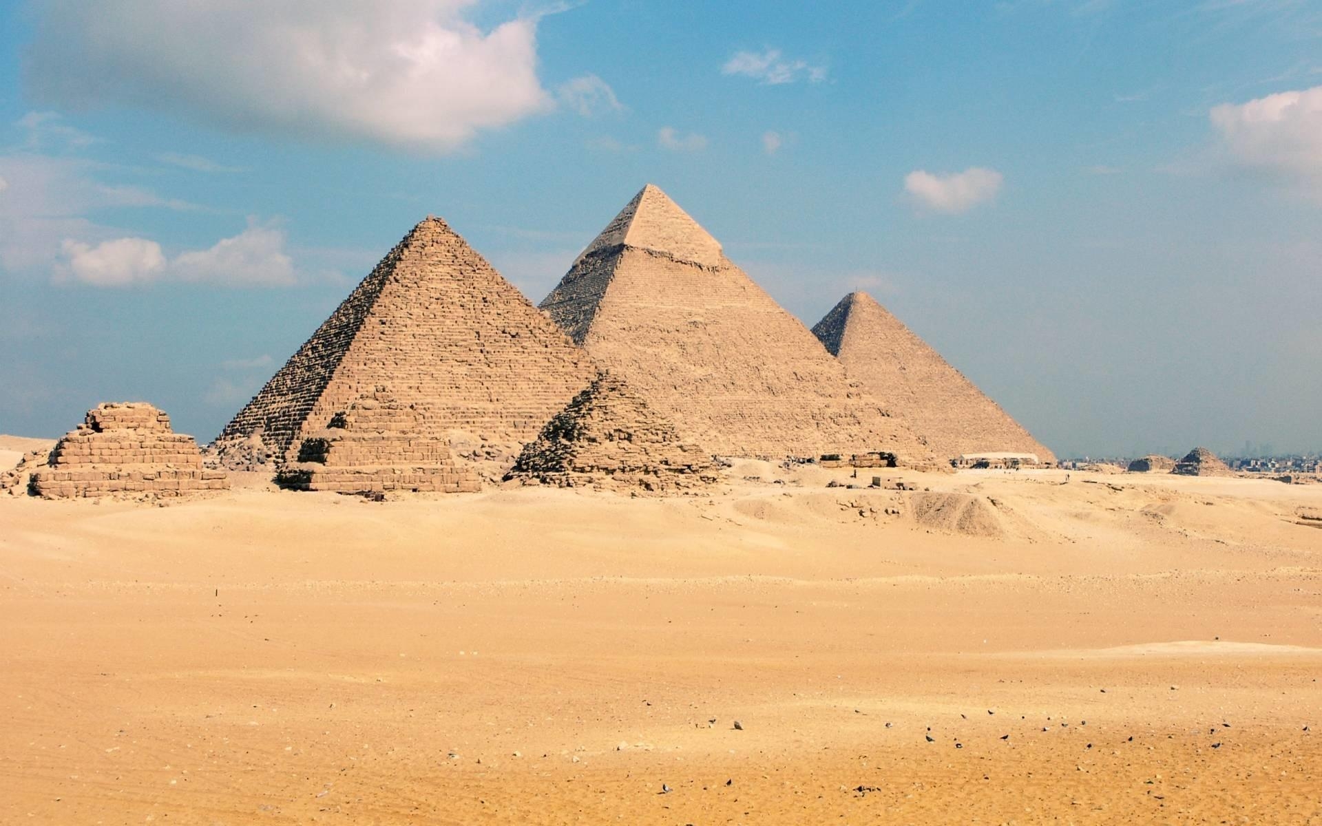 1920x1200 Giza Pyramids Wallpaper, Desktop