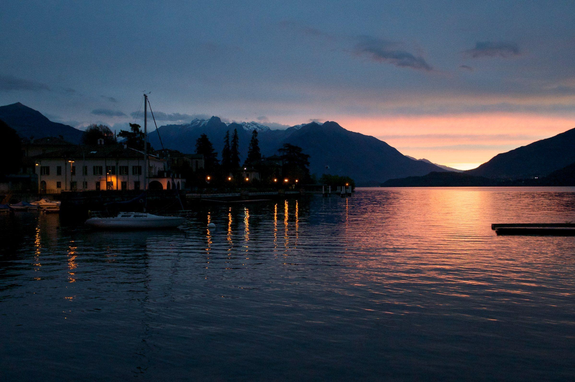 2400x1600 Lake Como Sunset Wallpaper, Desktop