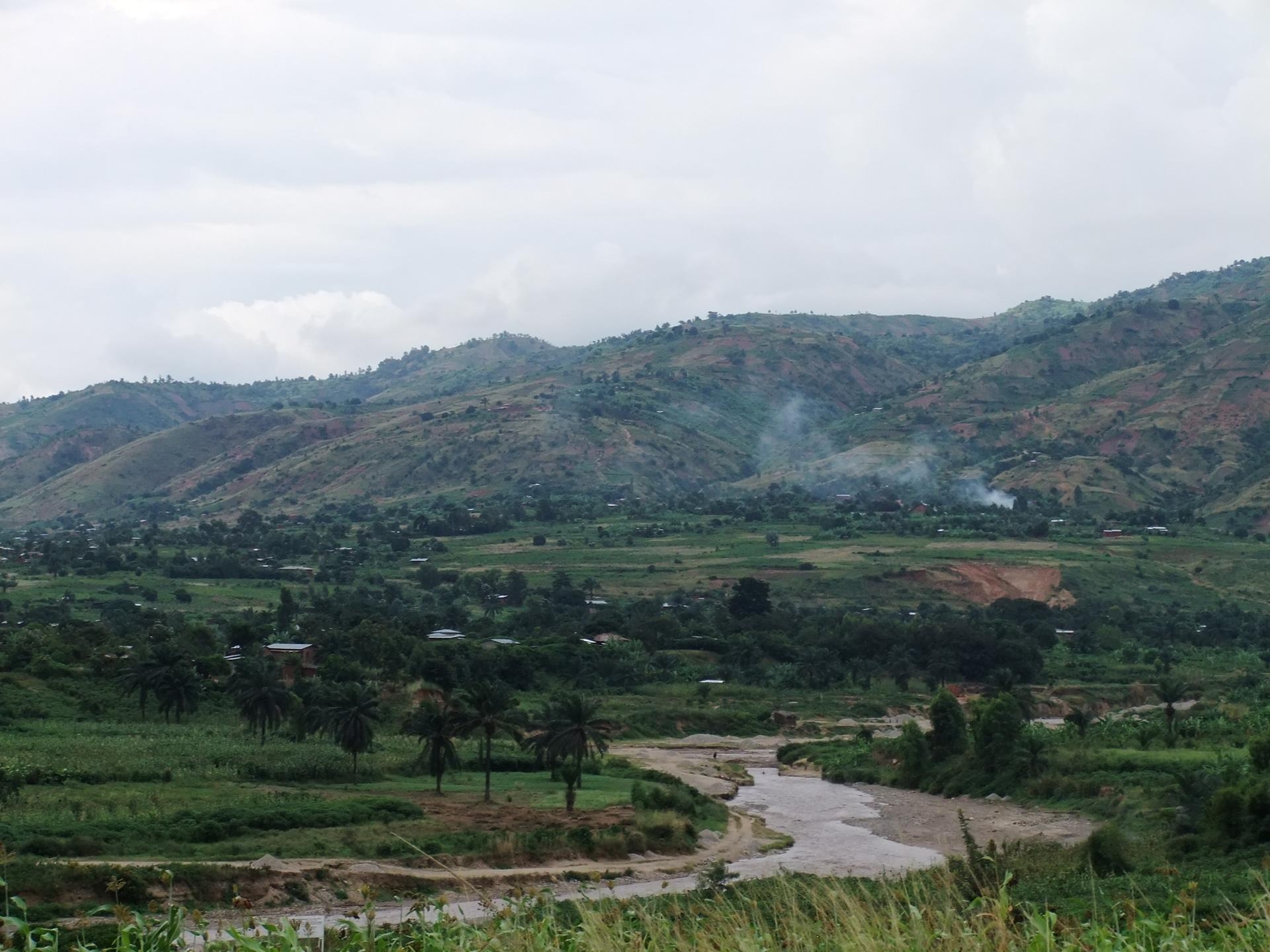 1920x1440 burundi river. HD Windows Wallpaper, Desktop