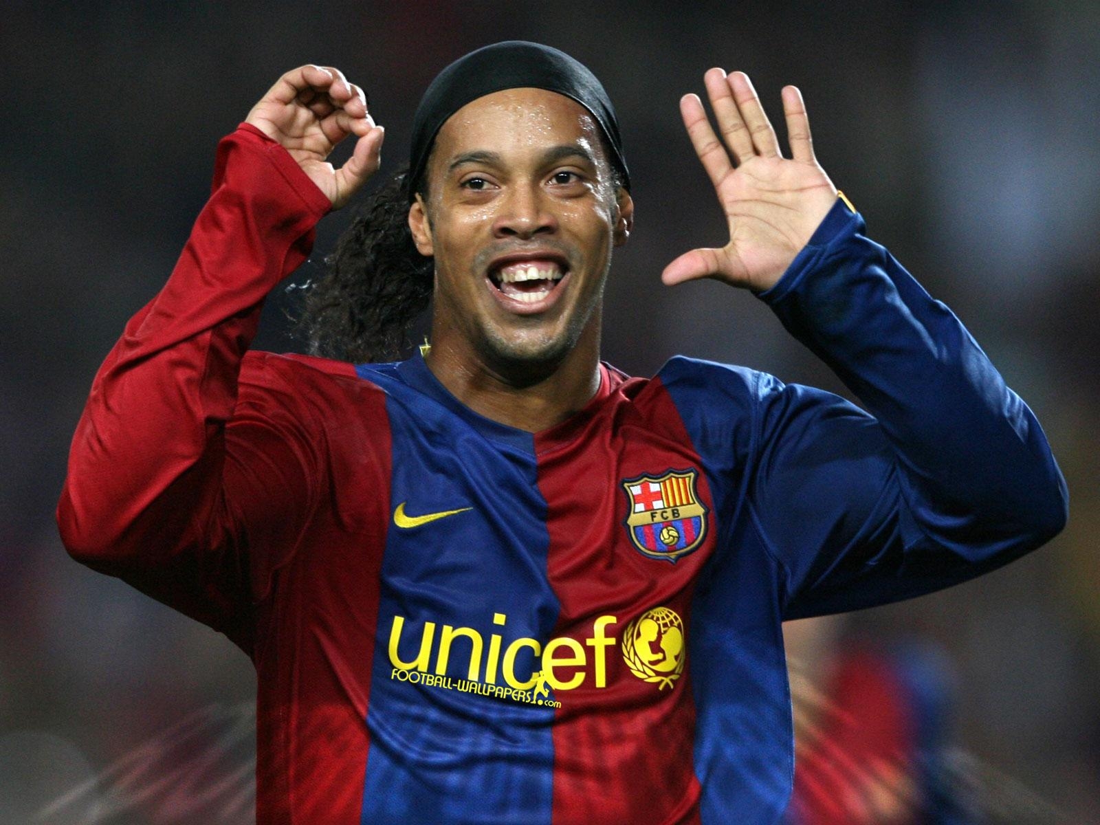 1600x1200 Awesome Ronaldinho HD Wallpaper Free Download, Desktop