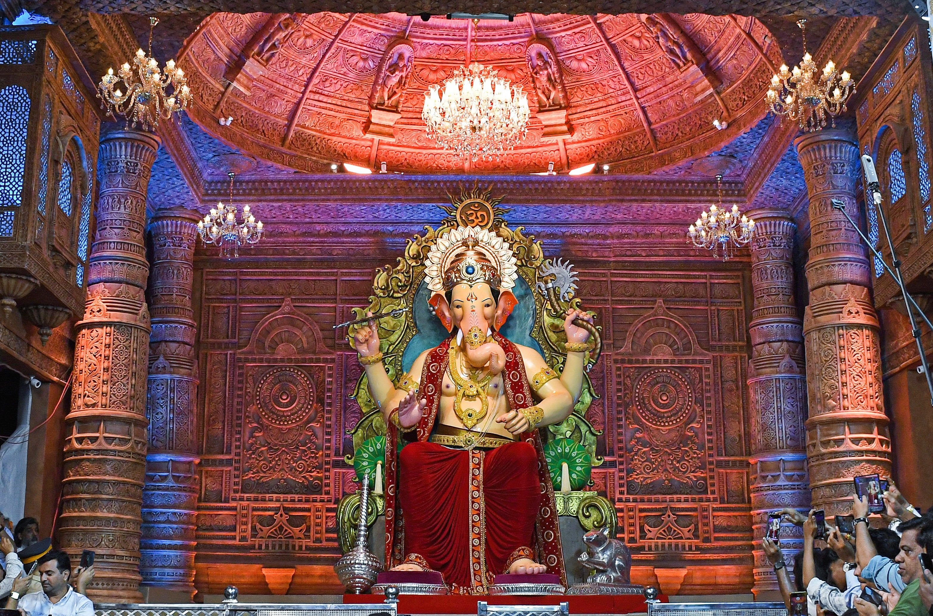 3140x2070 Lalbaugcha Raja 2022: aarti timings, best time to visit, and other tips. Condé Nast Traveller India, Desktop