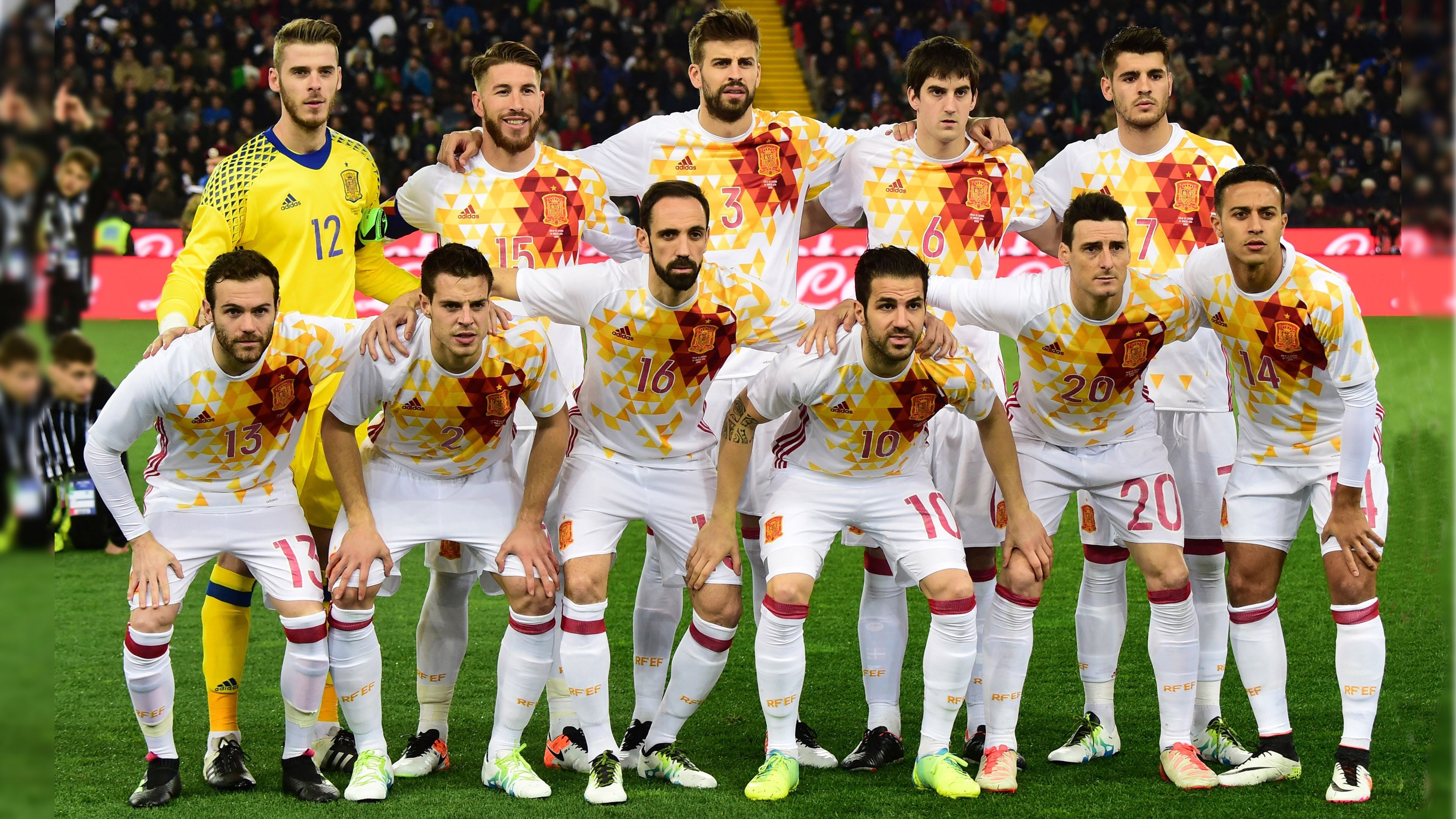 3840x2160 Spain Football Team 2016 with Second Jersey. HD Wallpaper, Desktop