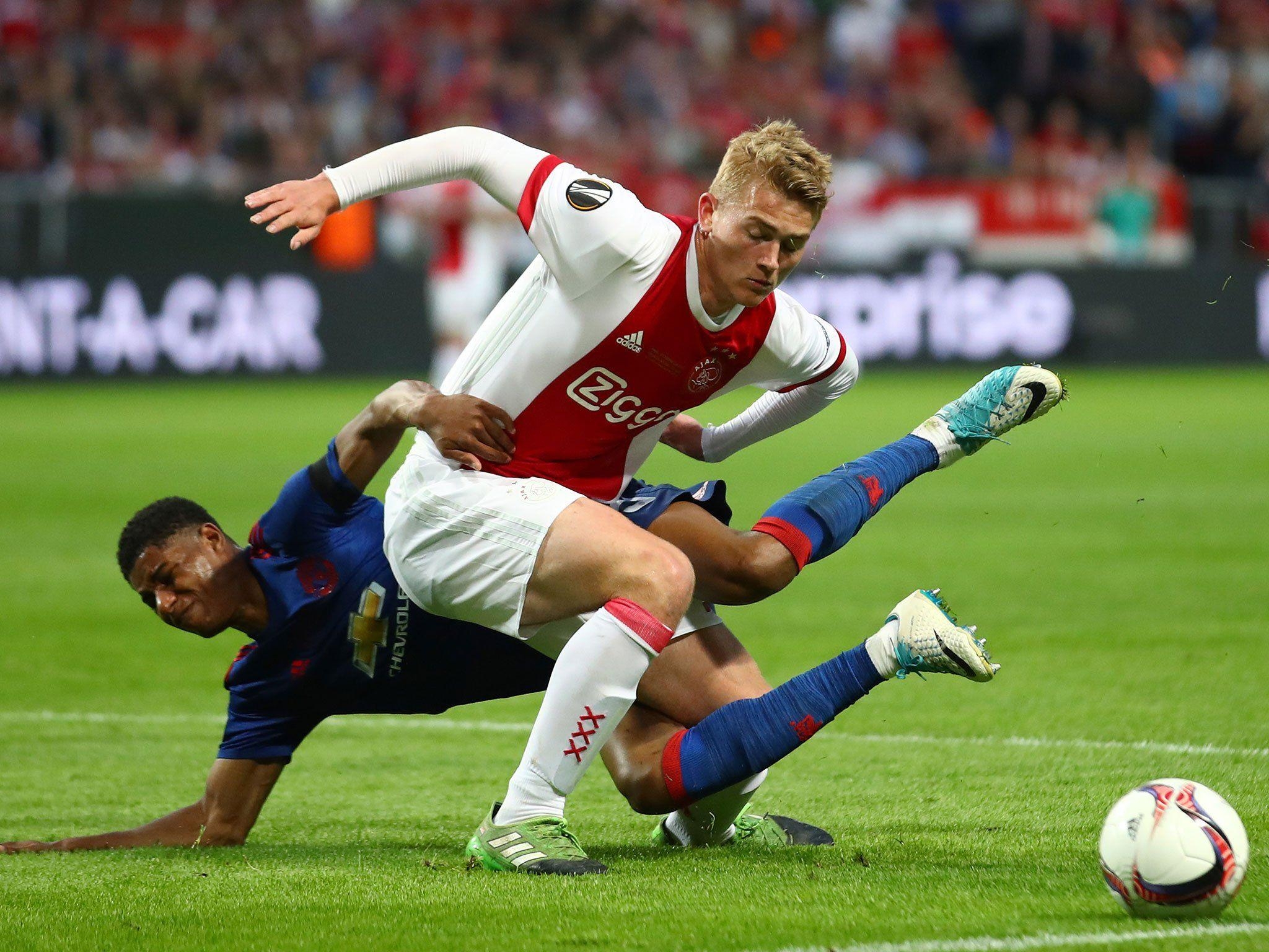 2050x1540 Manchester United target Matthijs de Ligt 'honoured', Desktop