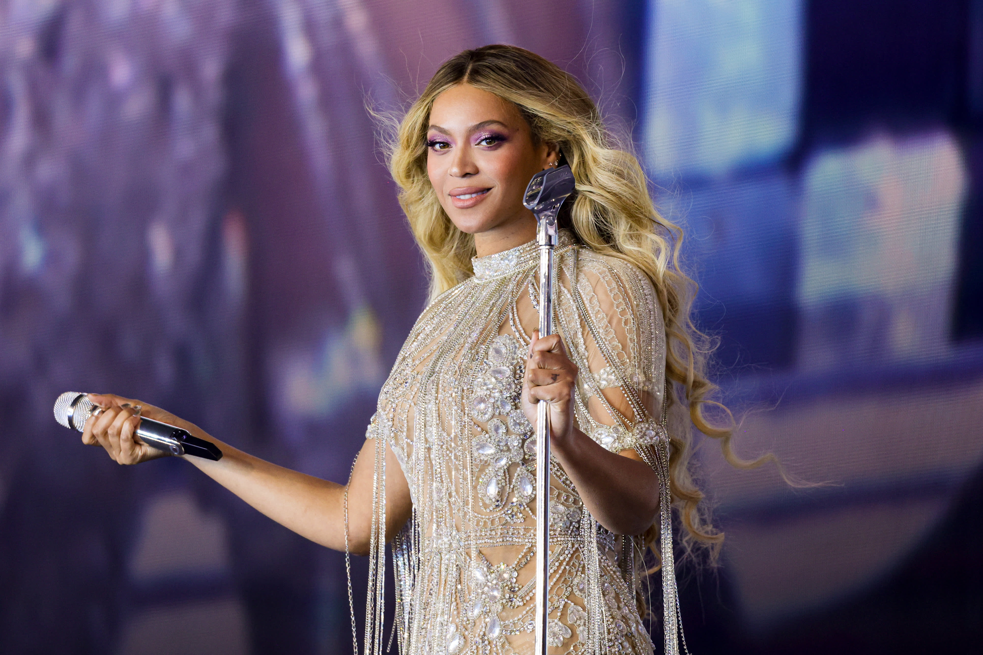 4000x2670 Beyoncé's Renaissance World Tour in talks with AMC for a concert film, Desktop