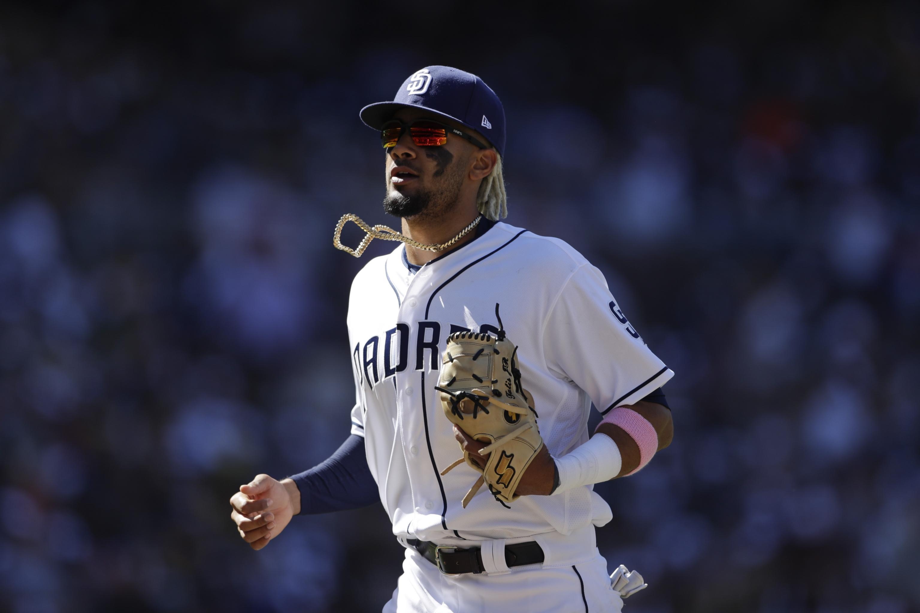 3080x2050 Padres' Fernando Tatis Jr. Suffers Injury Overextending, Desktop