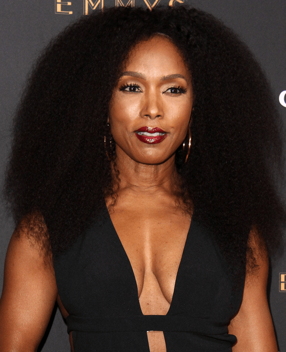 980x1200 Bikini Pics Of 59 Year Old Angela Bassett... She Looks AMAZING, Phone