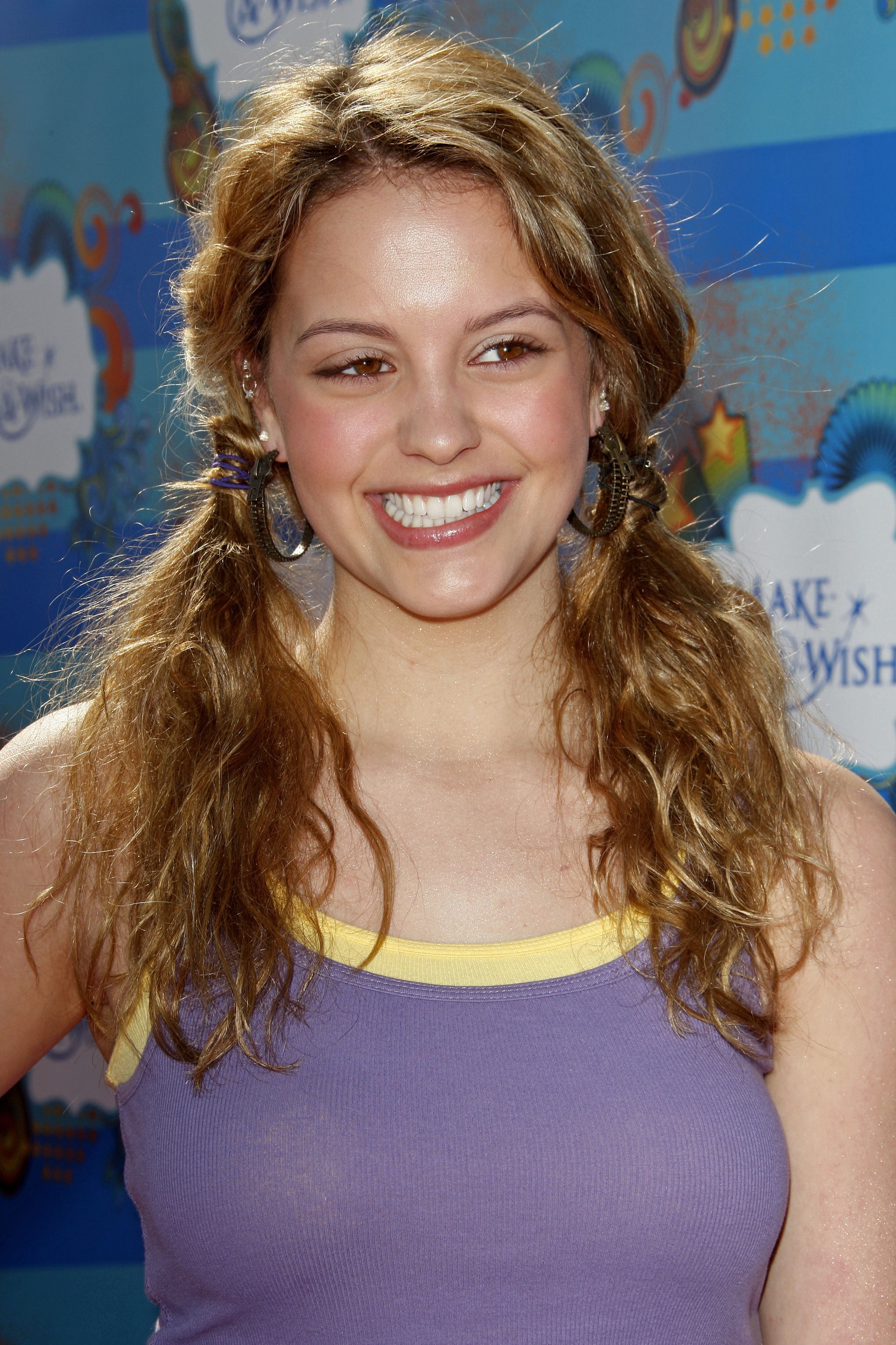 2050x3080 Picture of Gage Golightly Of Celebrities, Phone