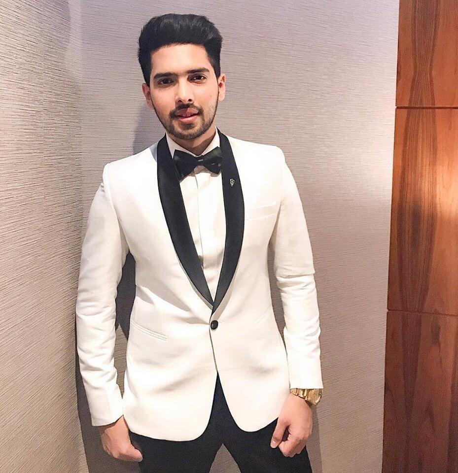 930x960 Armaan Malik Image 14, Phone