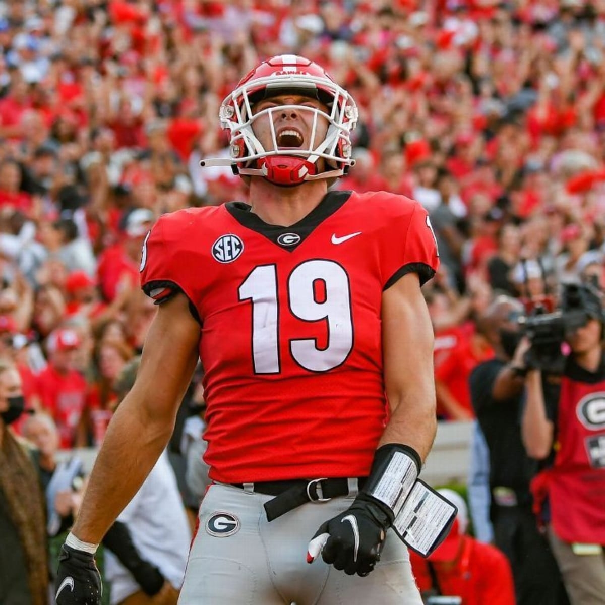 1200x1200 NFL Draft Profile: Brock Bowers, Tight, Phone