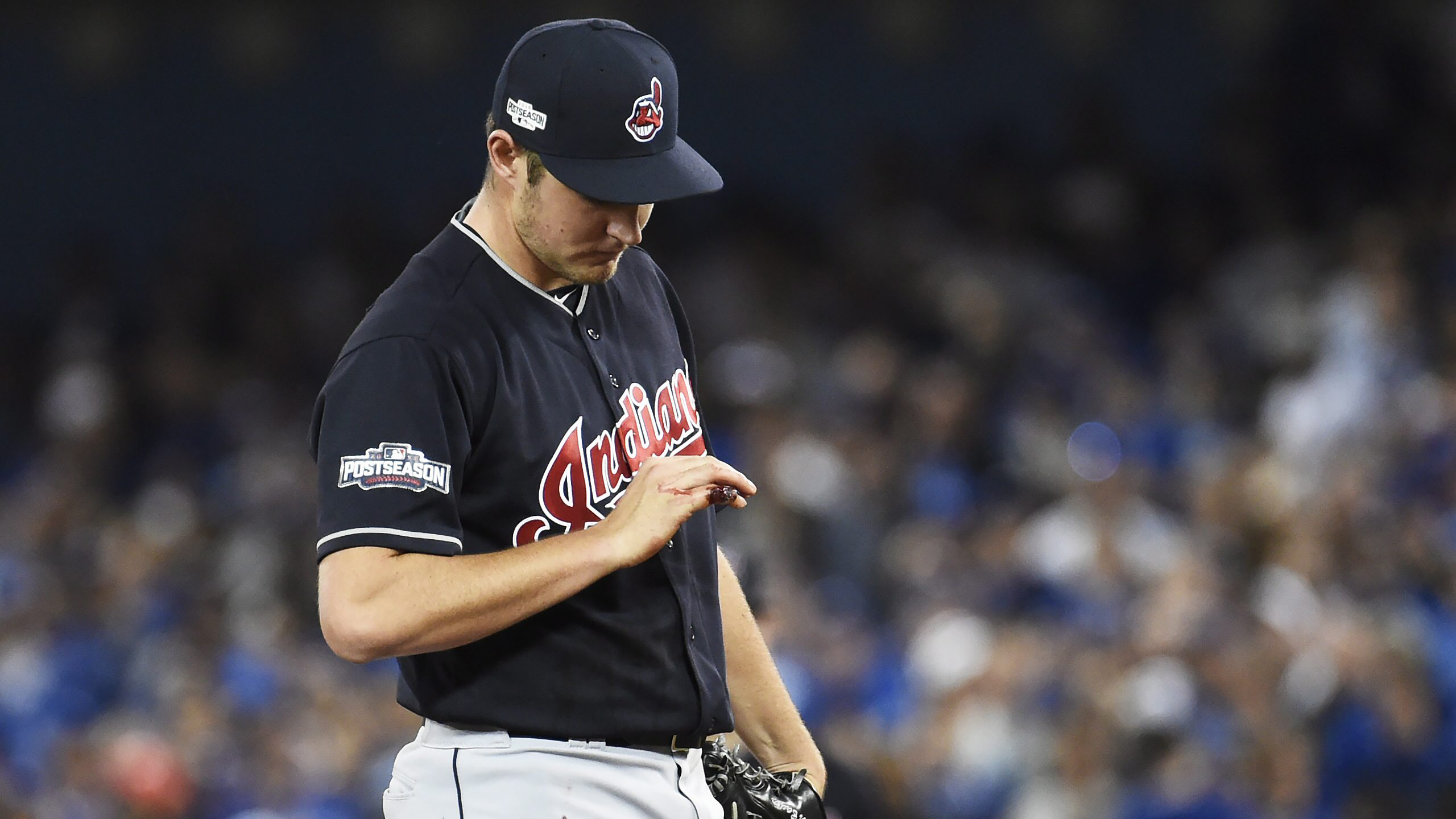 2560x1440 Bloody finger forces Indians starter Trevor Bauer to leave ALCS Game, Desktop