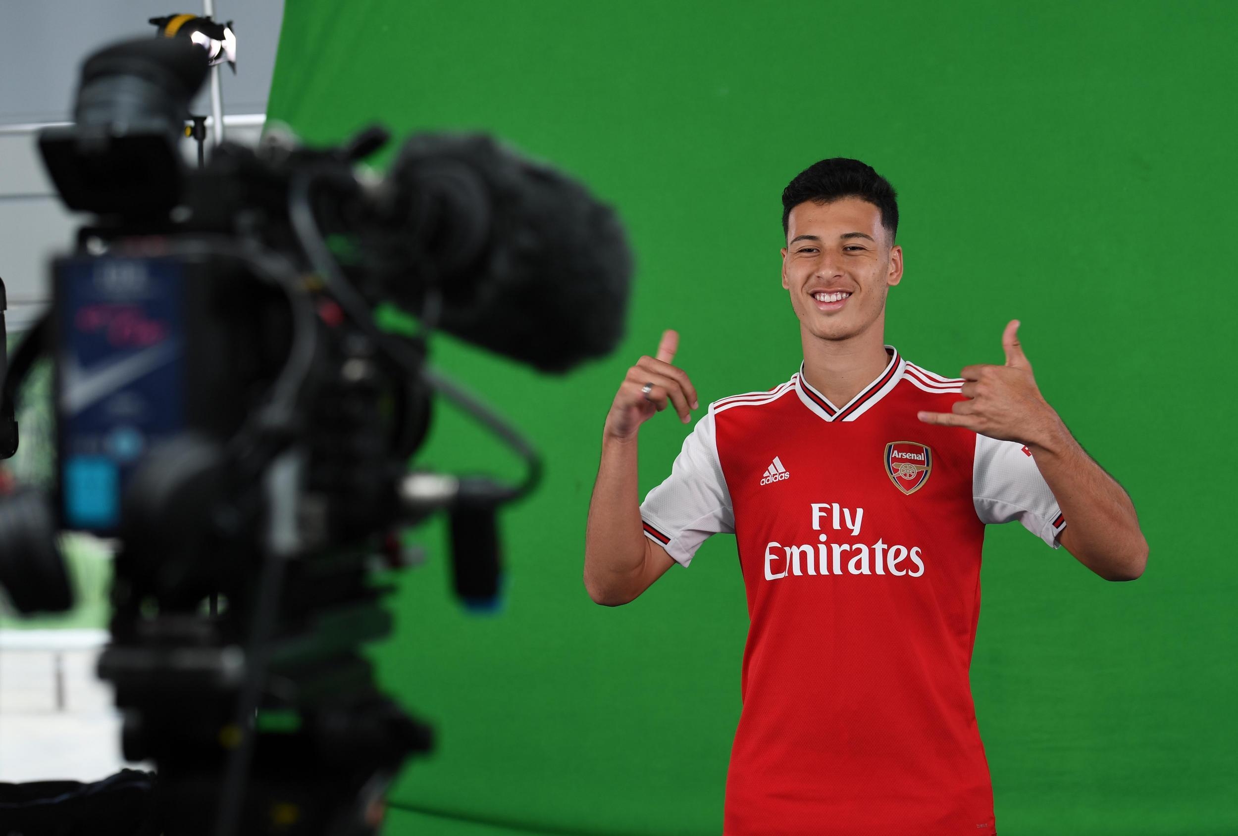 2500x1690 Gabriel Martinelli in picture: Arsenal unveil summer, Desktop