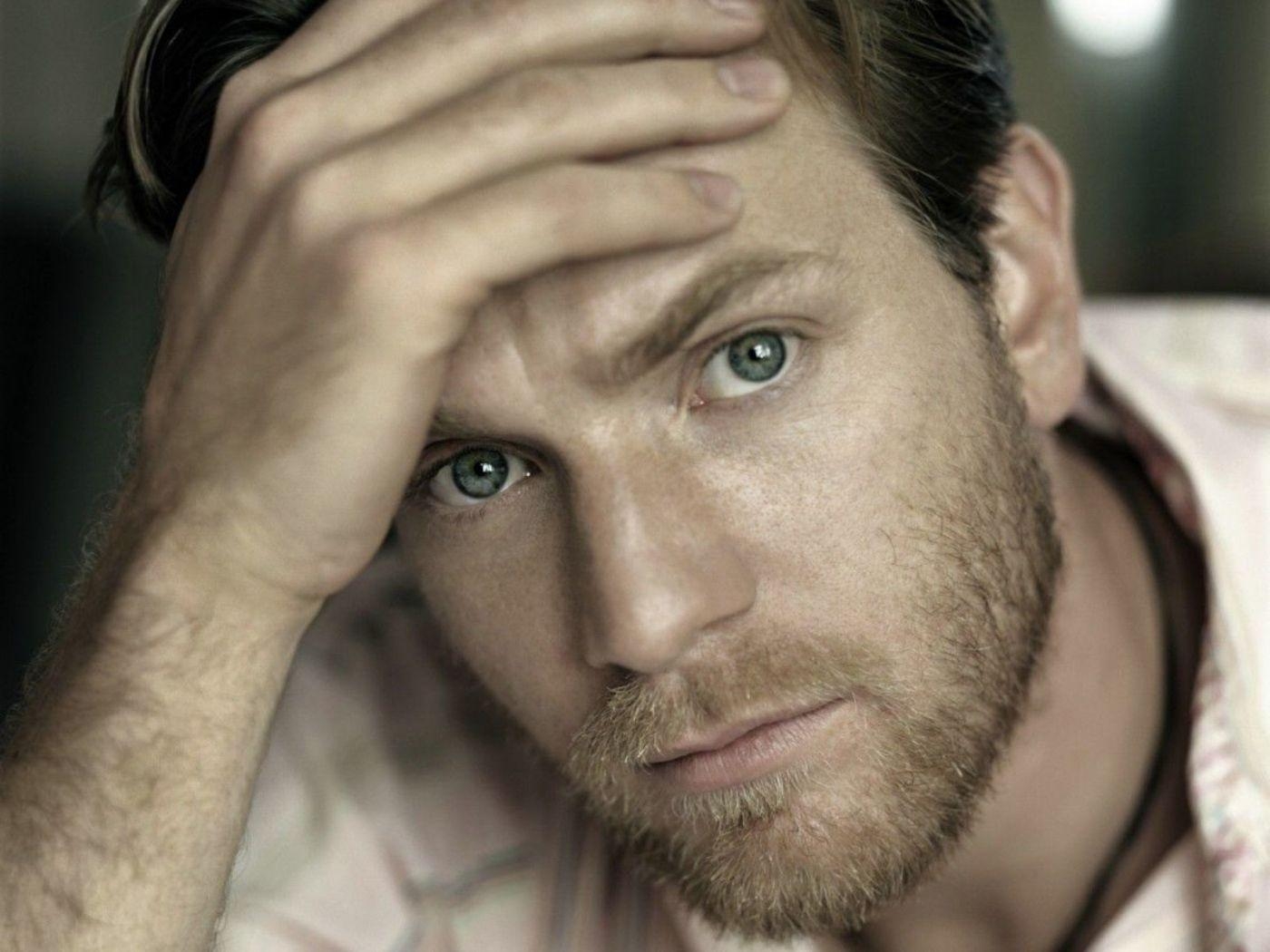 1400x1050 Download Wallpaper  Ewan Mcgregor, Brunette, Blue Eyed, Desktop