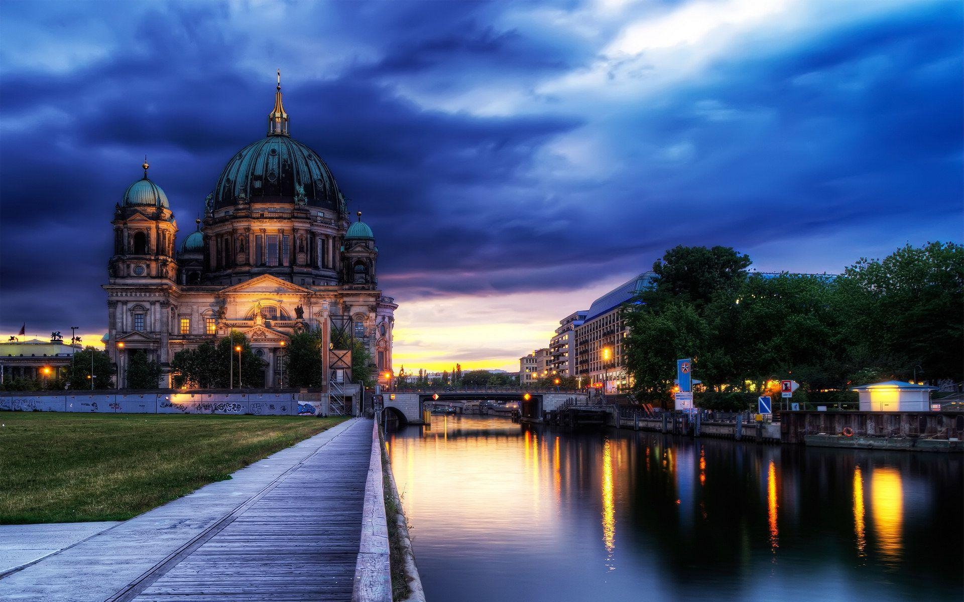 1920x1200 Berlin Wallpaper Desktop Sdeerwallpaper, Desktop