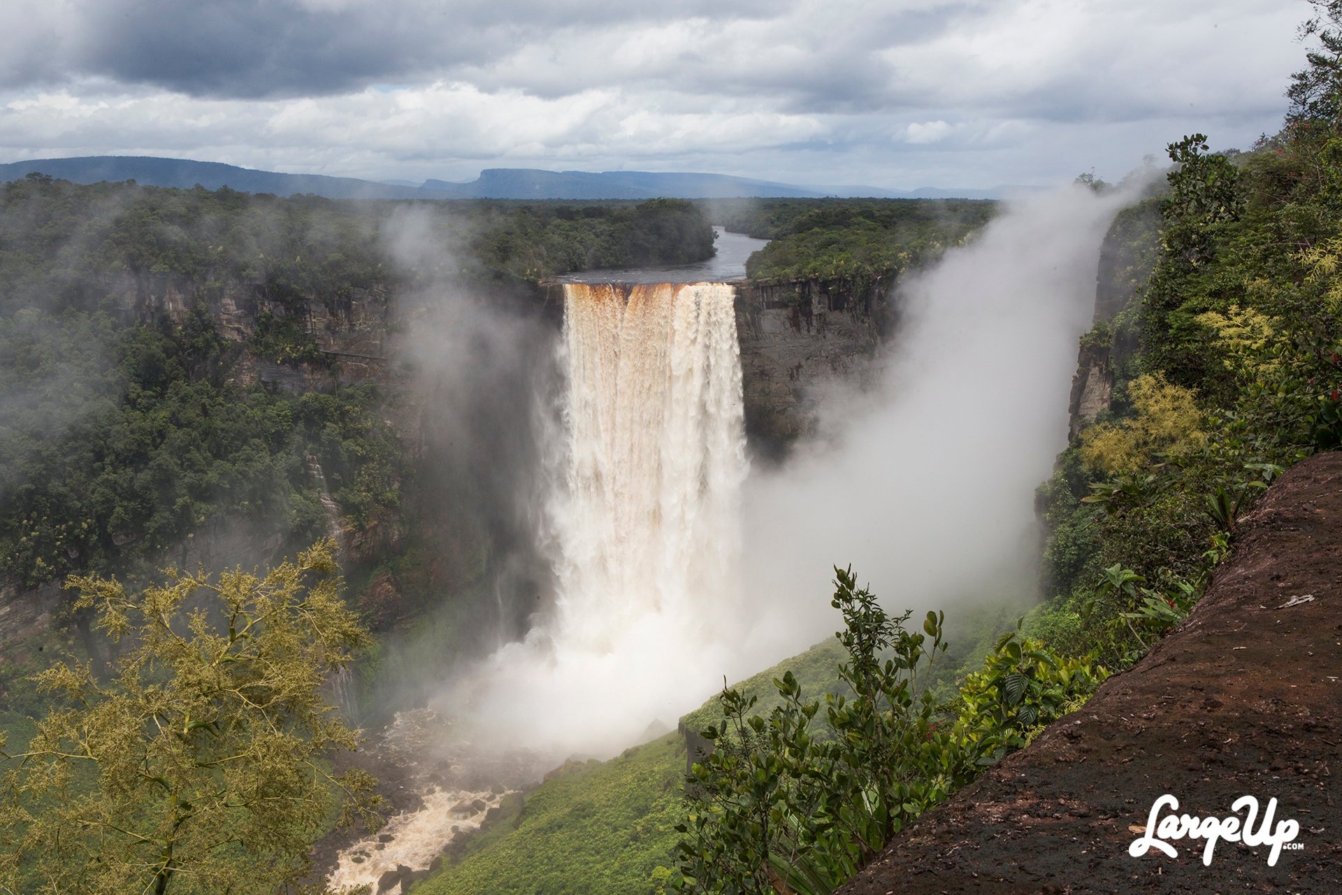 1920x1280 Impressions: Staring Down Infinity at Guyana's Kaieteur Falls, Desktop