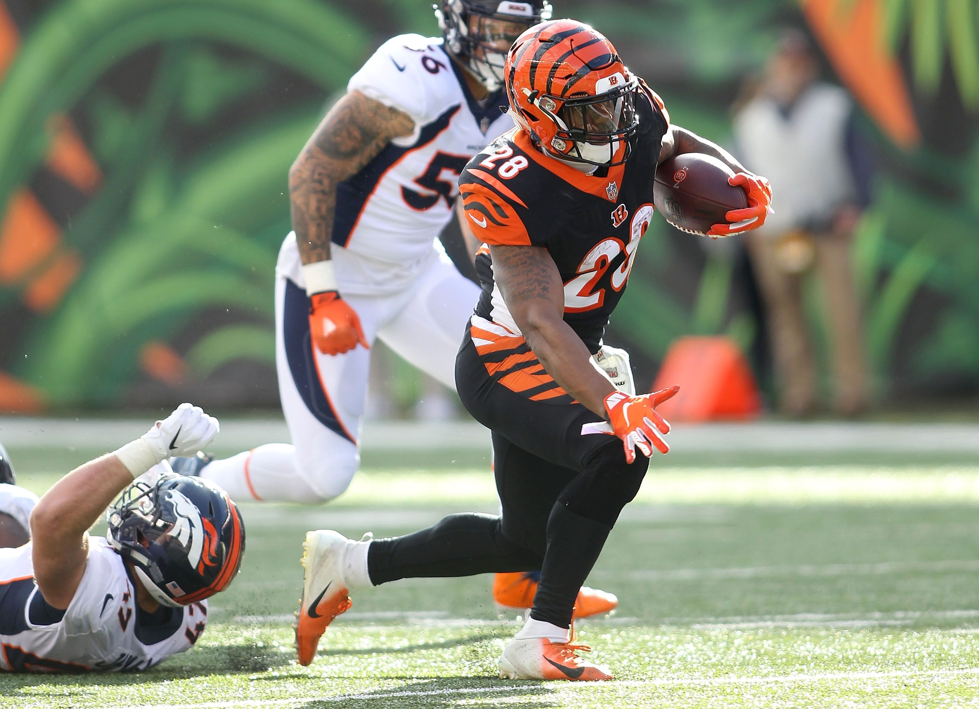 3270x2370 Joe Mixon becomes centerpiece of Bengals' depleted offense, Desktop