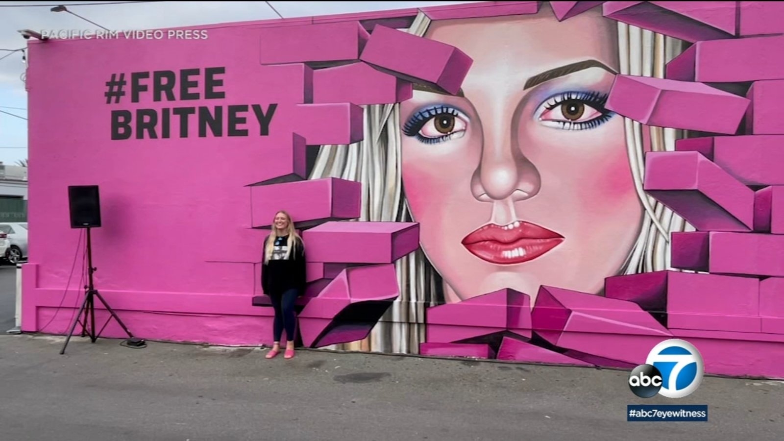 1600x900 OC gay club unveils mural of artist supporting the Free Britney movement Los Angeles, Desktop