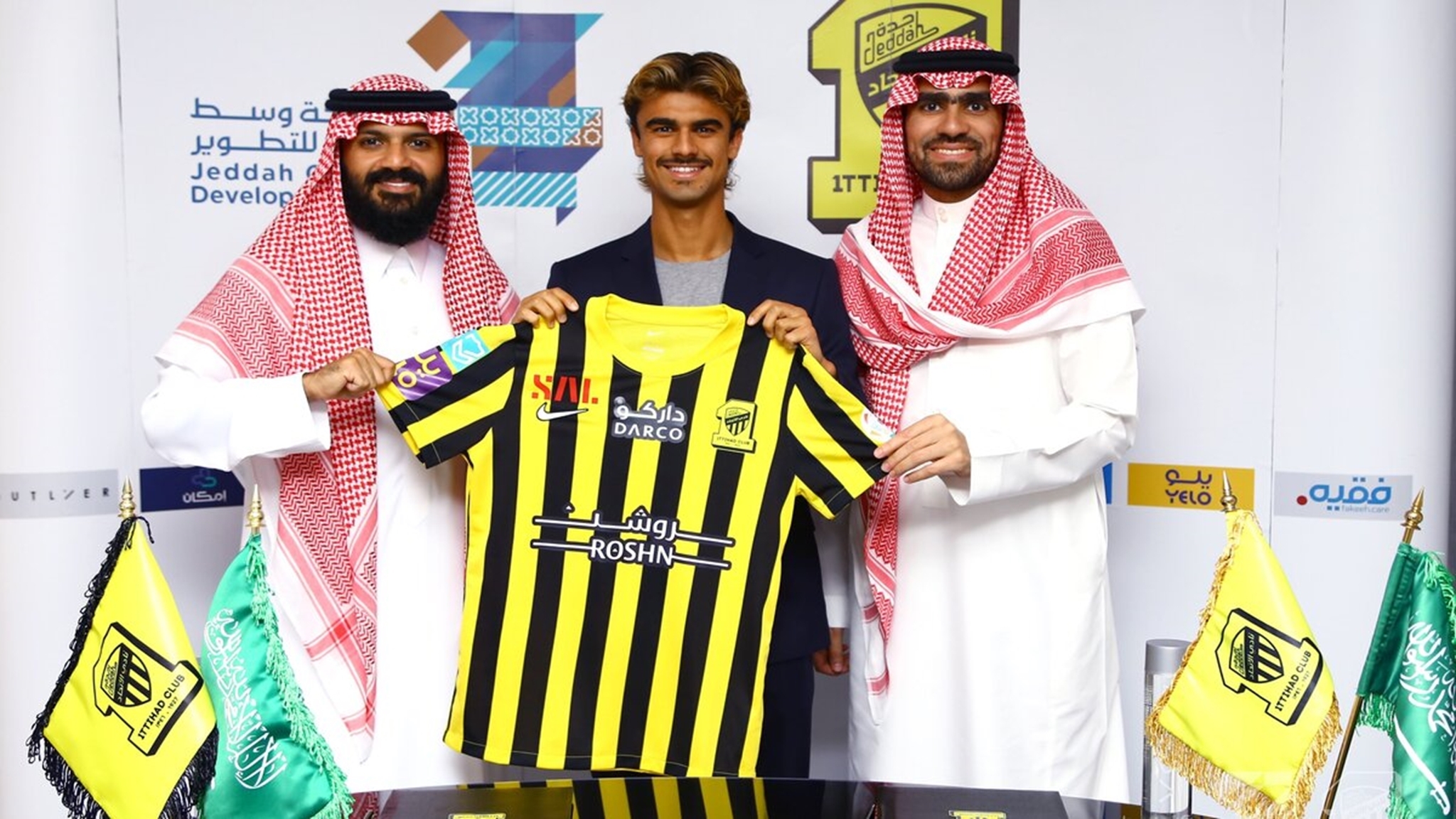 2050x1160 Saudi Champions Al Ittihad Sign Jota From Celtic, Desktop